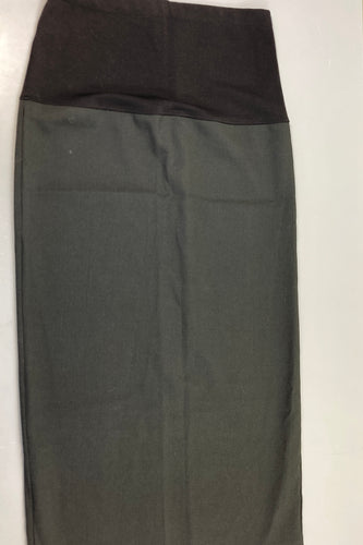 Longue jupe noire de grossesse Taille estimée 38, moins cher chez Petit Kiwi