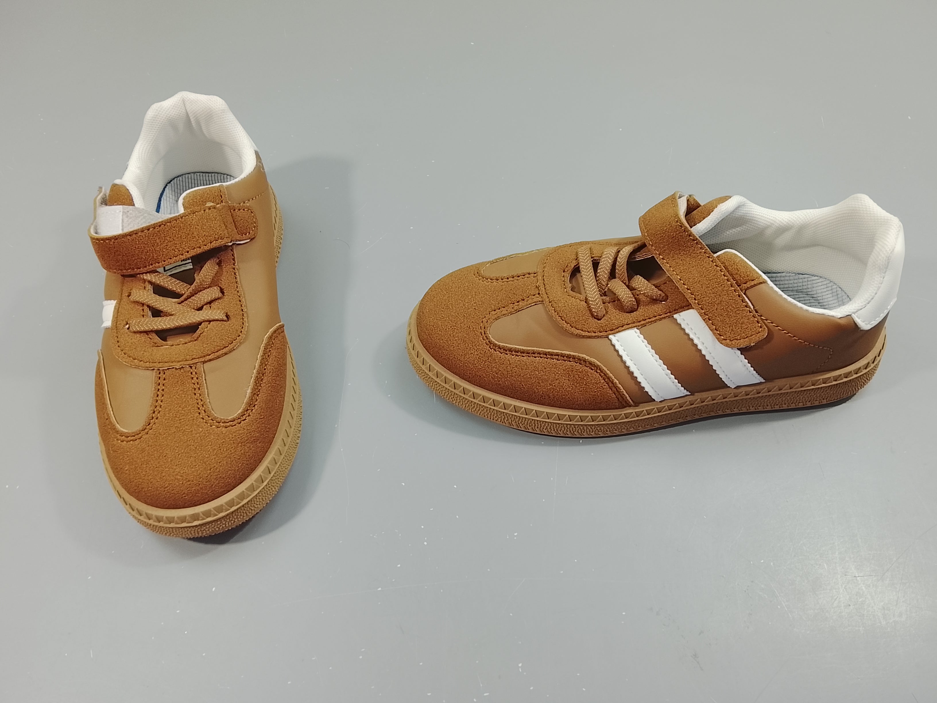 Baskests Atongmu beige et blanc (36)