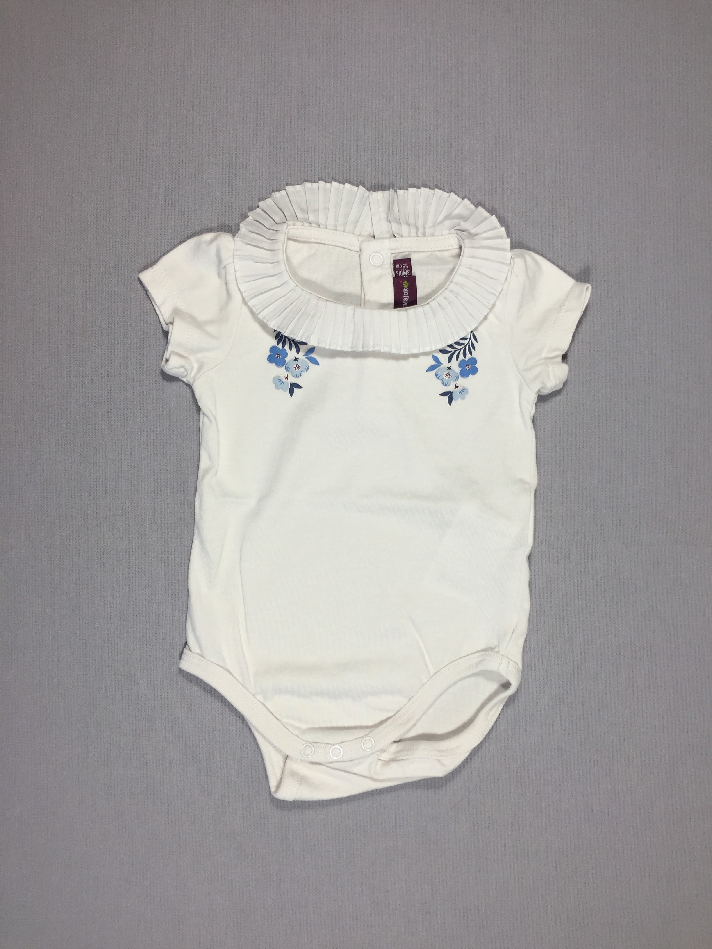 Body blanc m.c col plissé - fleurs bleues