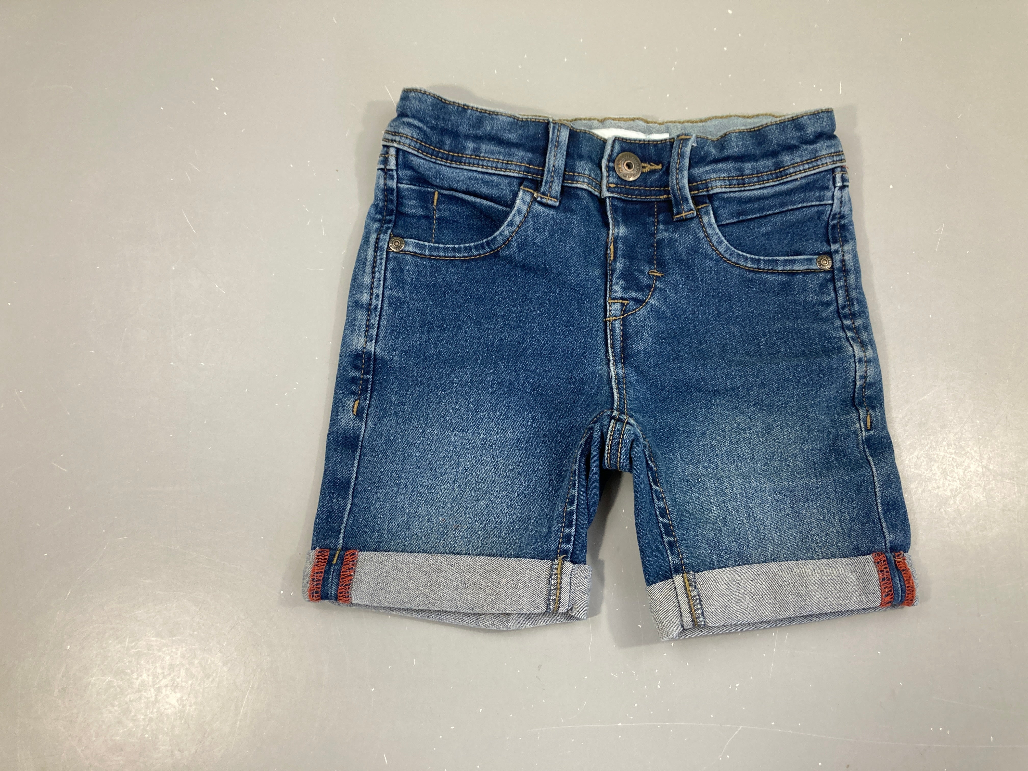 Bermuda à revers en jean