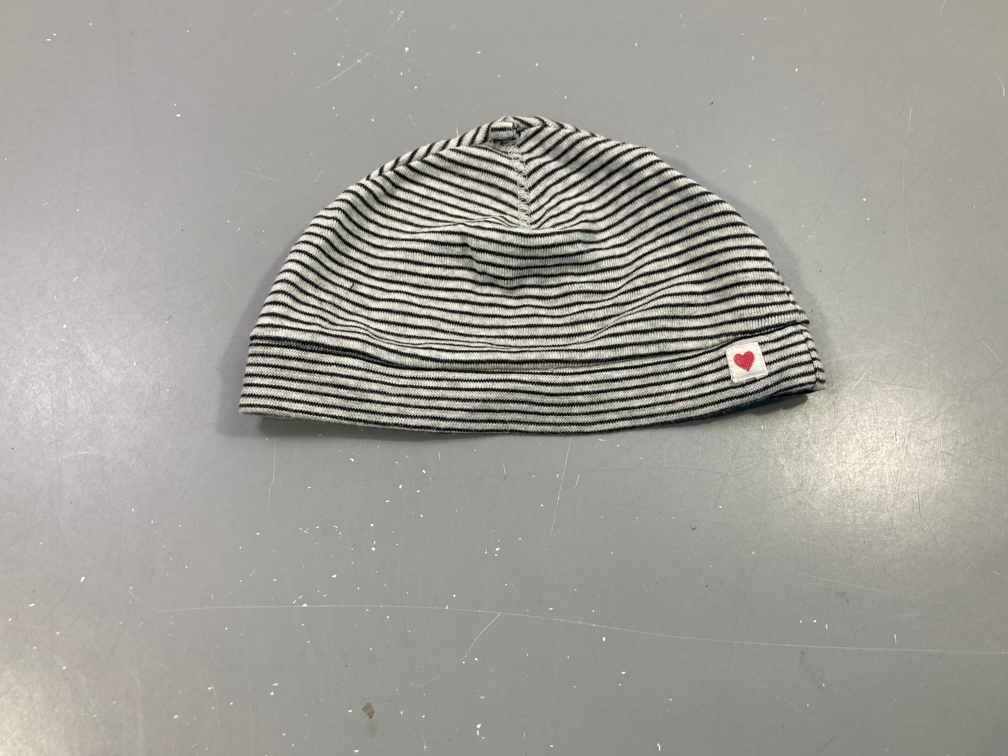Bonnet jersey rayé gris cœur