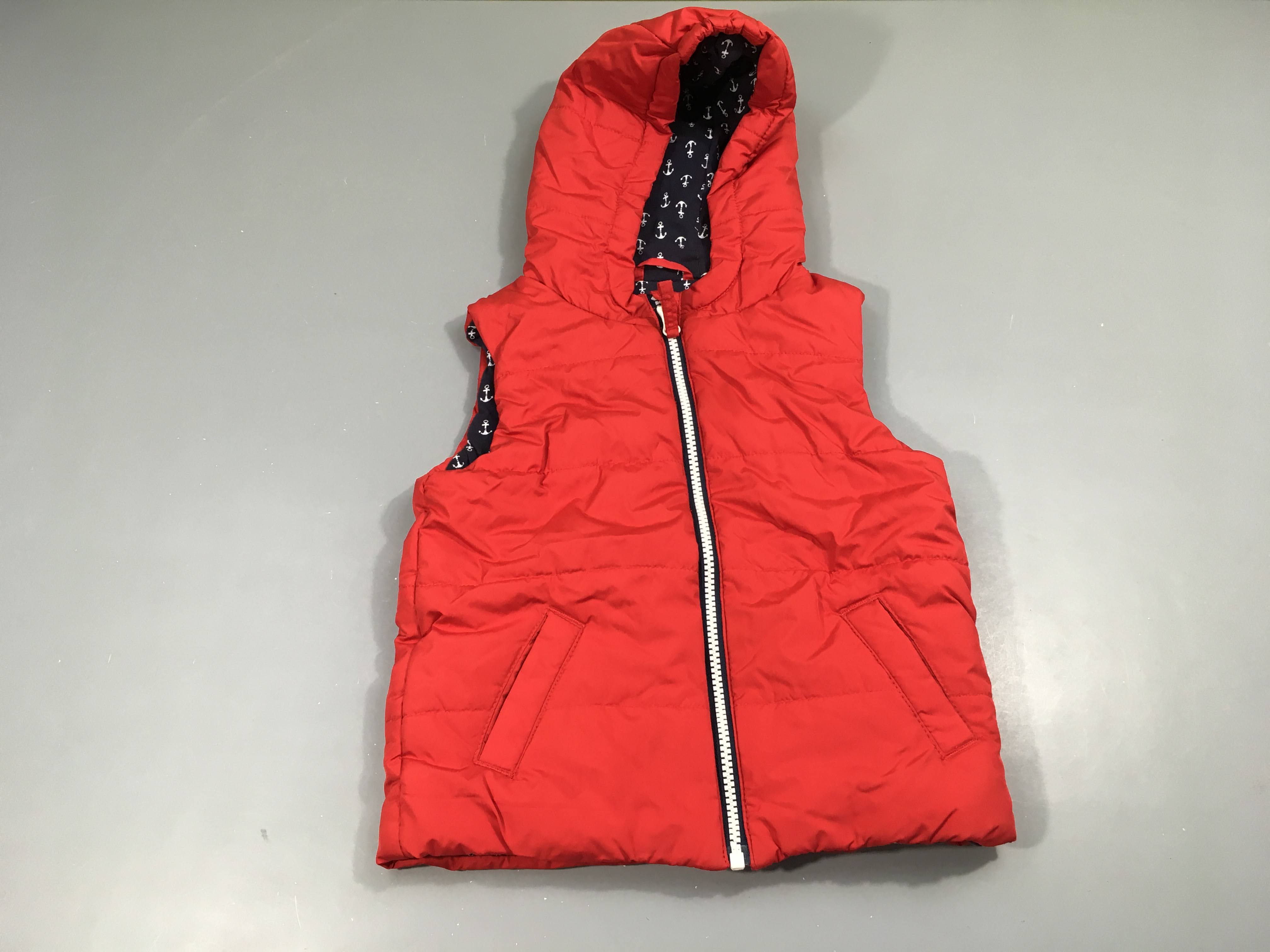 Bodywarmer à capuche rouge