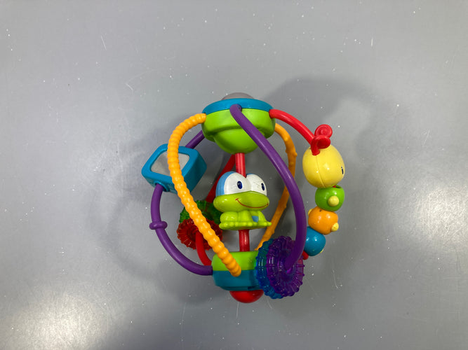Balle d'activité d'éveil Clack & Slide, moins cher chez Petit Kiwi