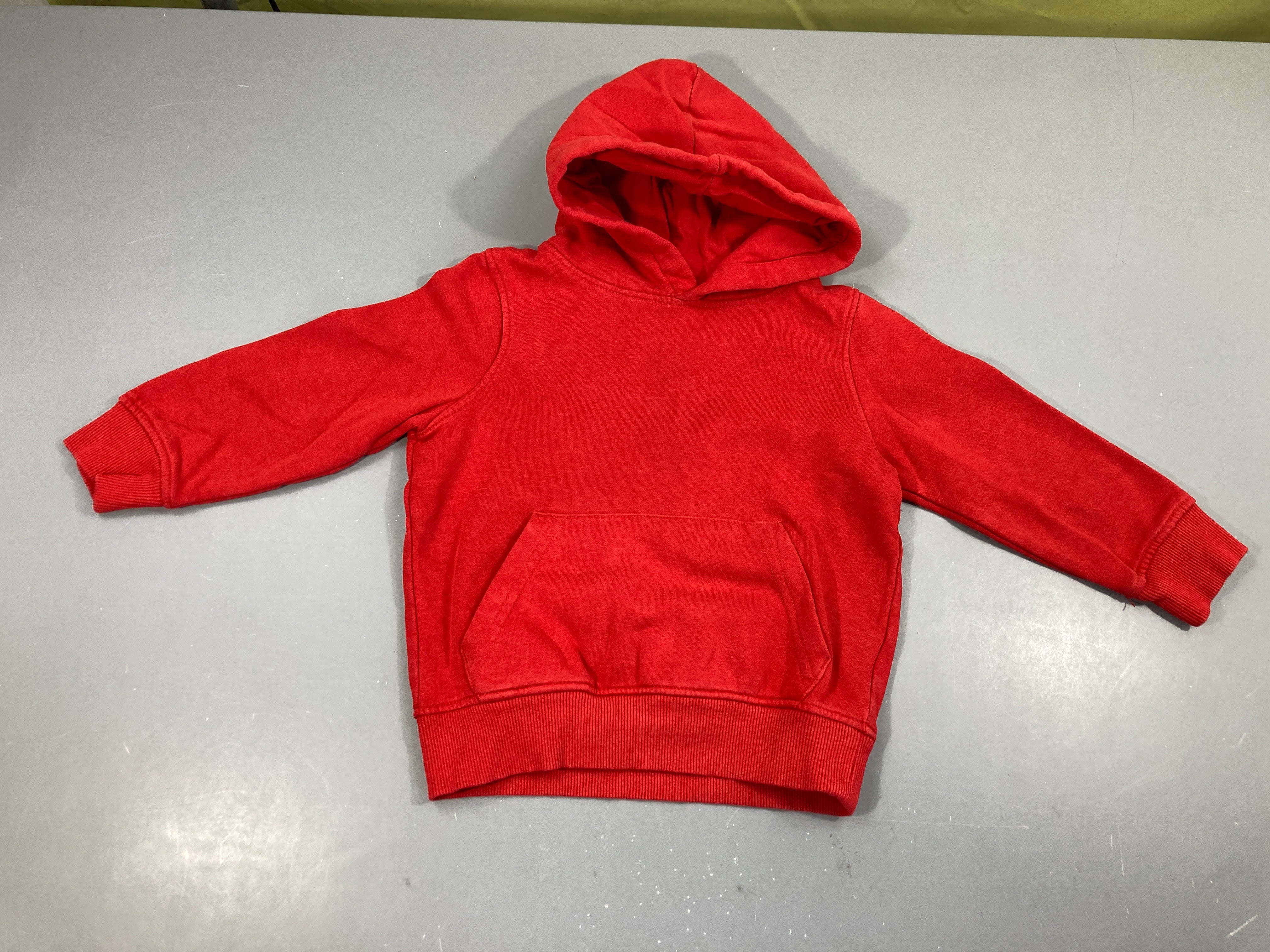 Sweat à capuche rouge vif