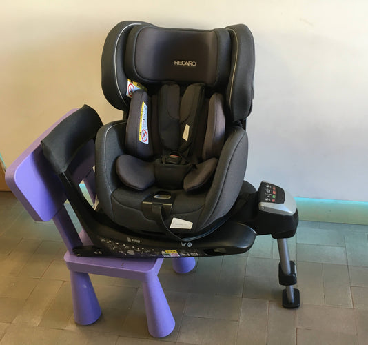 Parfait état, siège-auto pivotant Salia Prime i-Size Silent Grey, Recaro, de 2022, 0 à 18 kg et de 40 à 105 cm (max. 4 ans), moins cher chez Petit Kiwi