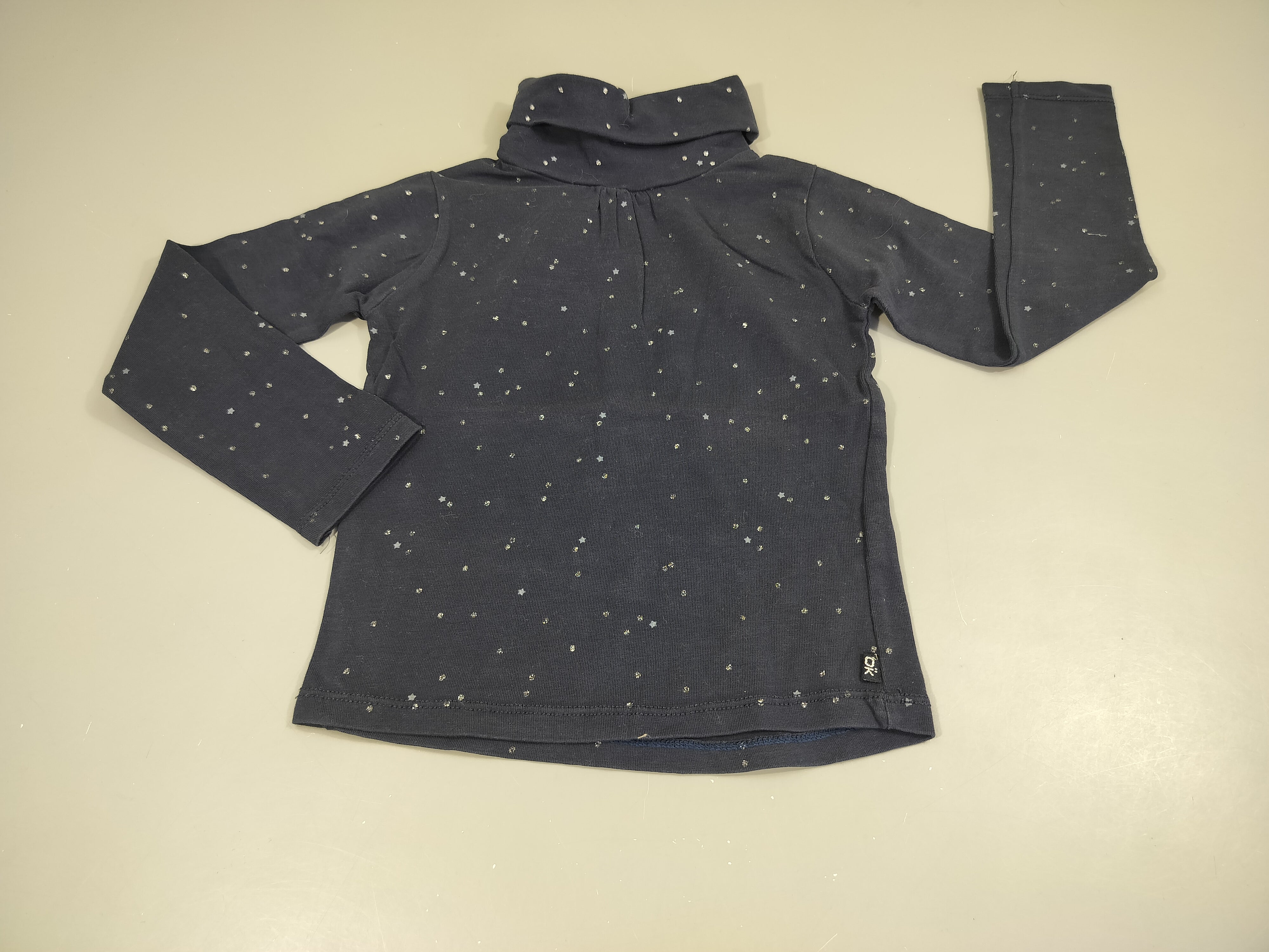 T-shirt m.l  à col roulé  bleu marine à pois pailletés et étoiles