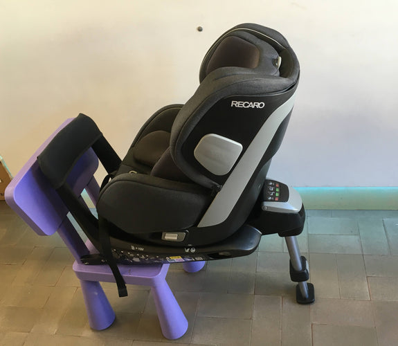 Parfait état, siège-auto pivotant Salia Prime i-Size Silent Grey, Recaro, de 2022, 0 à 18 kg et de 40 à 105 cm (max. 4 ans), moins cher chez Petit Kiwi