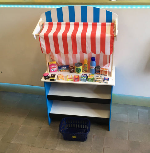 Boutique et Théatre 2 en 1 avec panier de courses  garni Playtive, moins cher chez Petit Kiwi