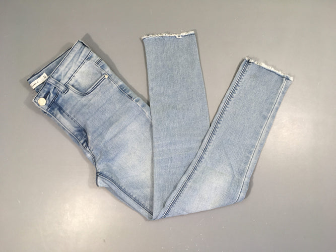 Pantalon denim clair, moins cher chez Petit Kiwi