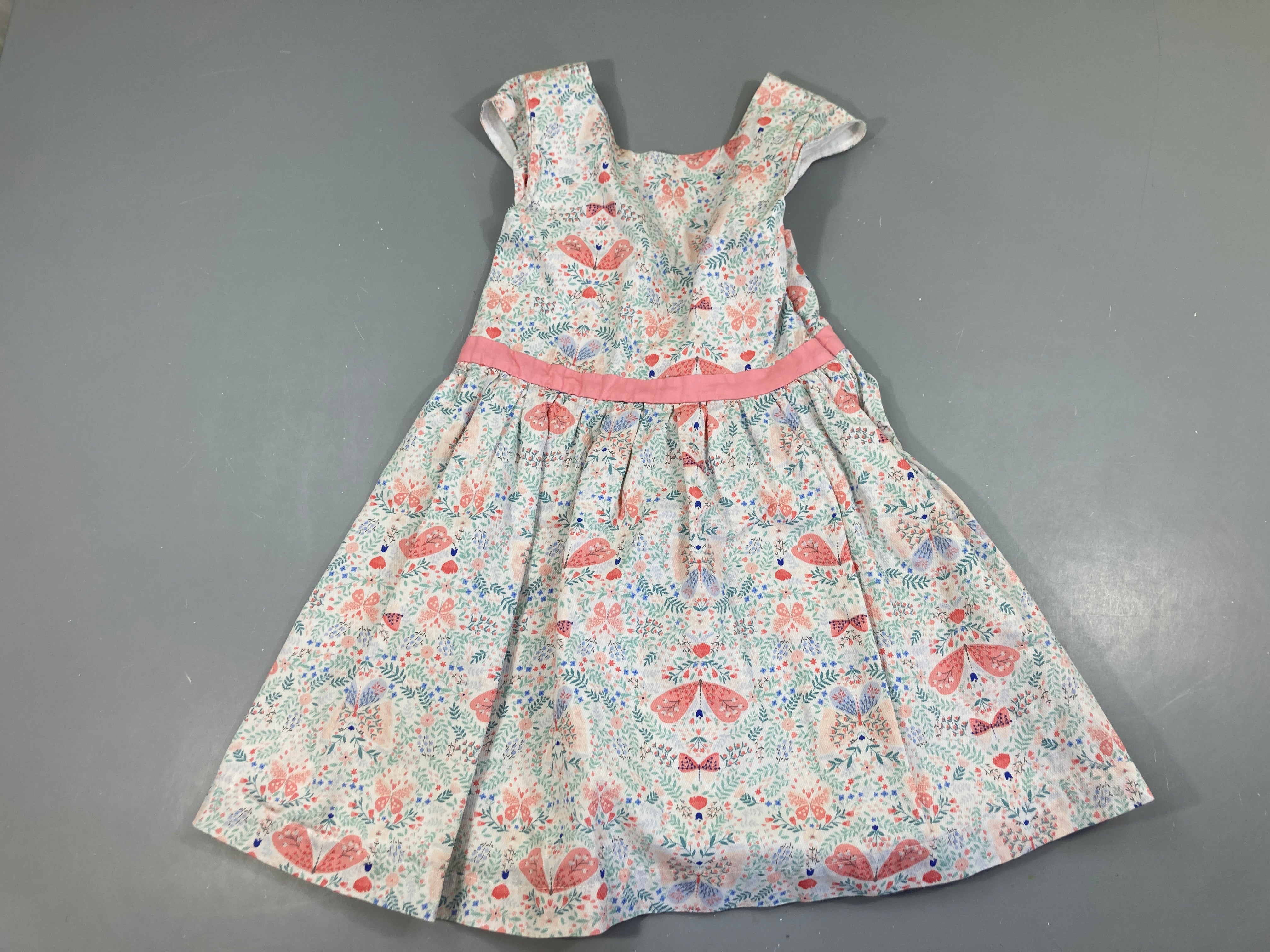 Robe m.c texturée fleurie papillons