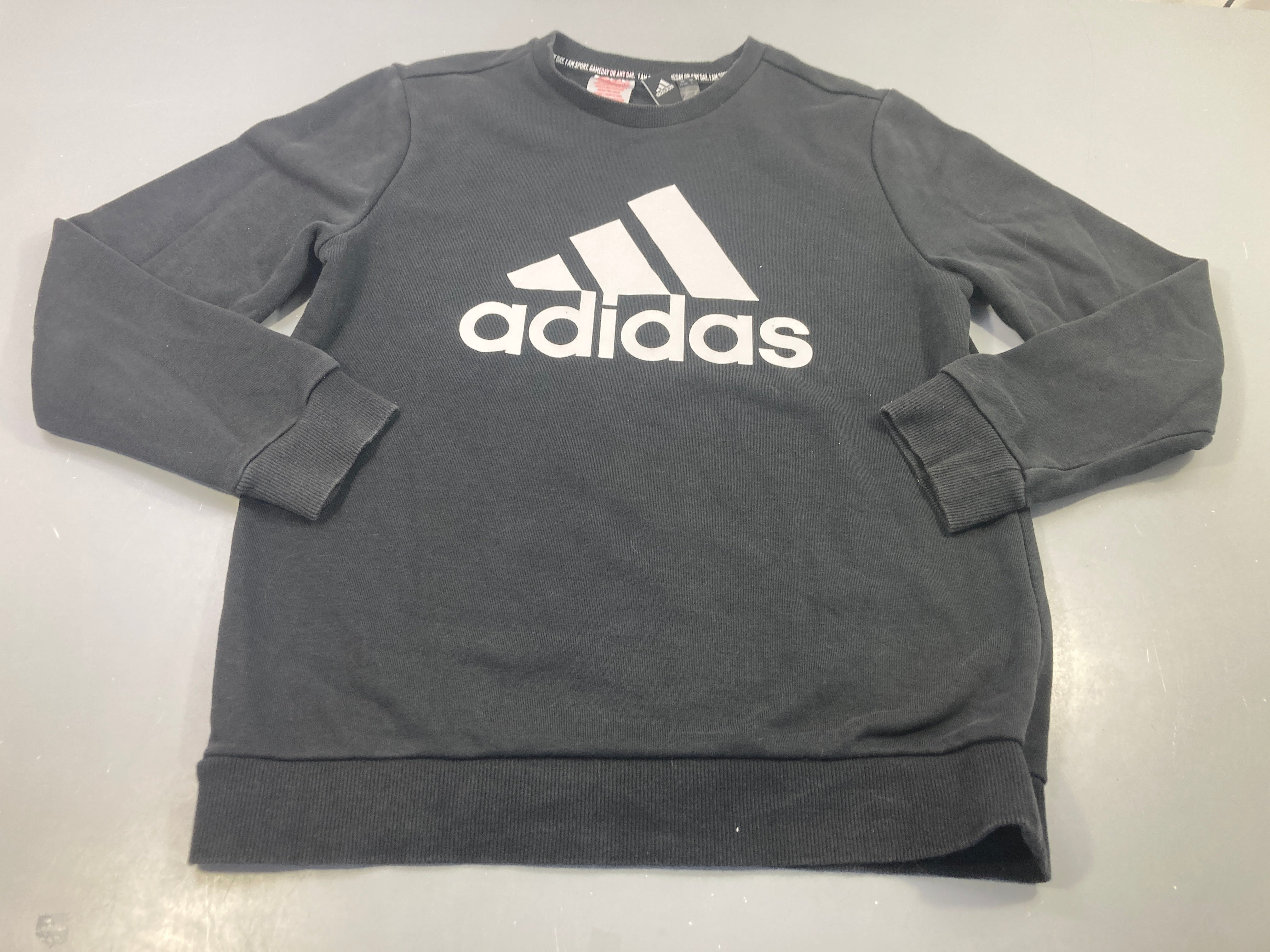 Sweat noir , logo blanc Adidas