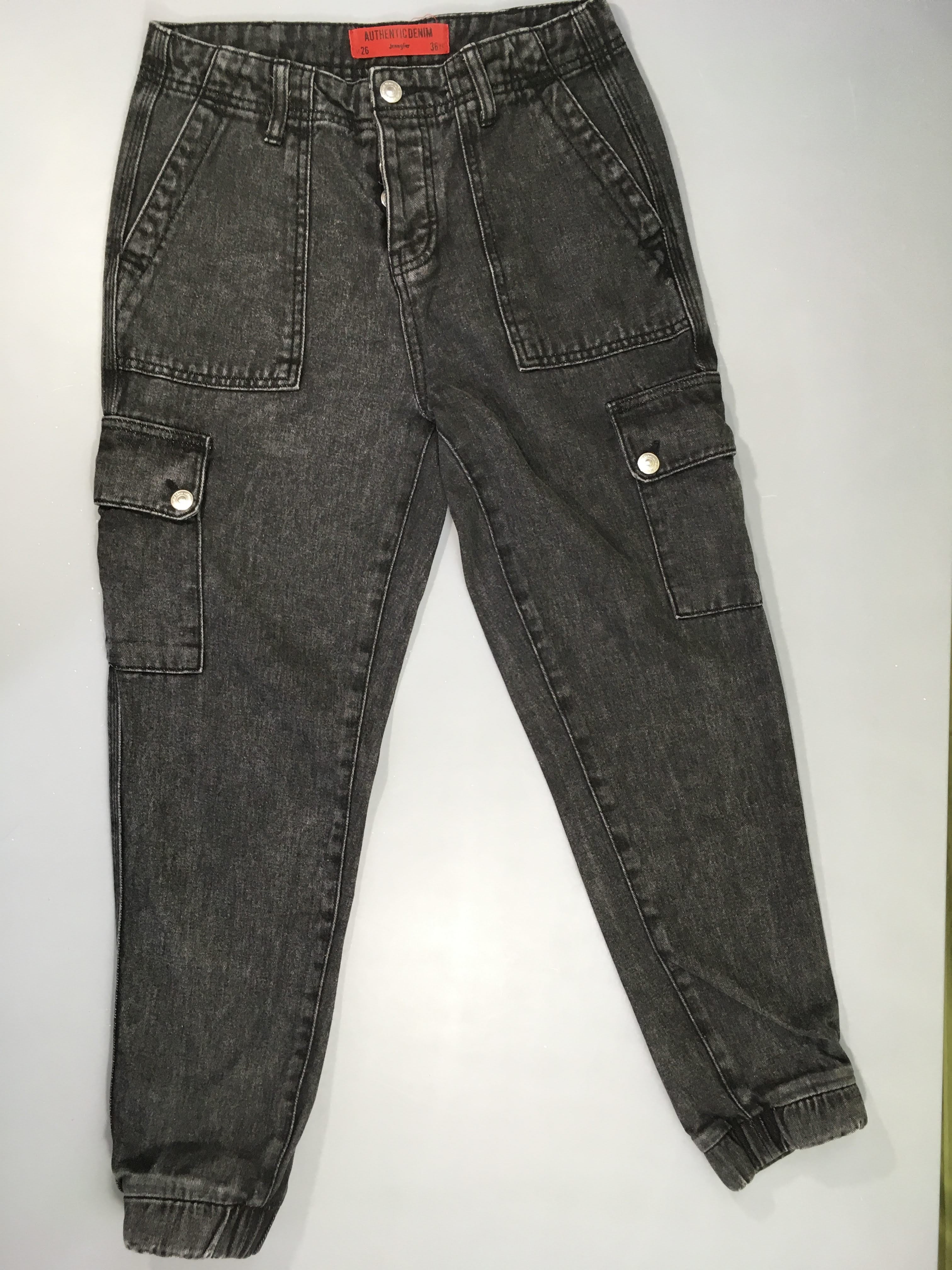 Jeans cargo noir taille et chevilles élastiques