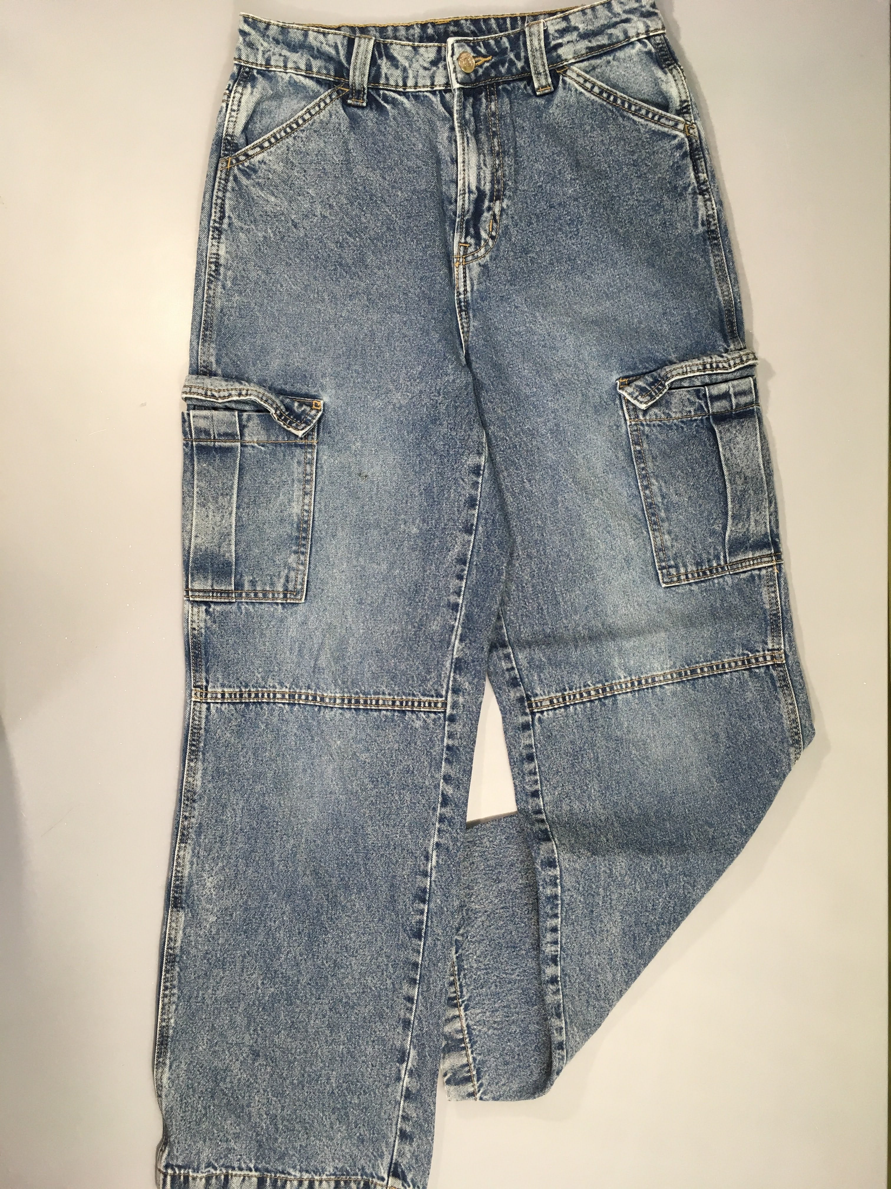 Jeans cargo  petite tache cuisse G