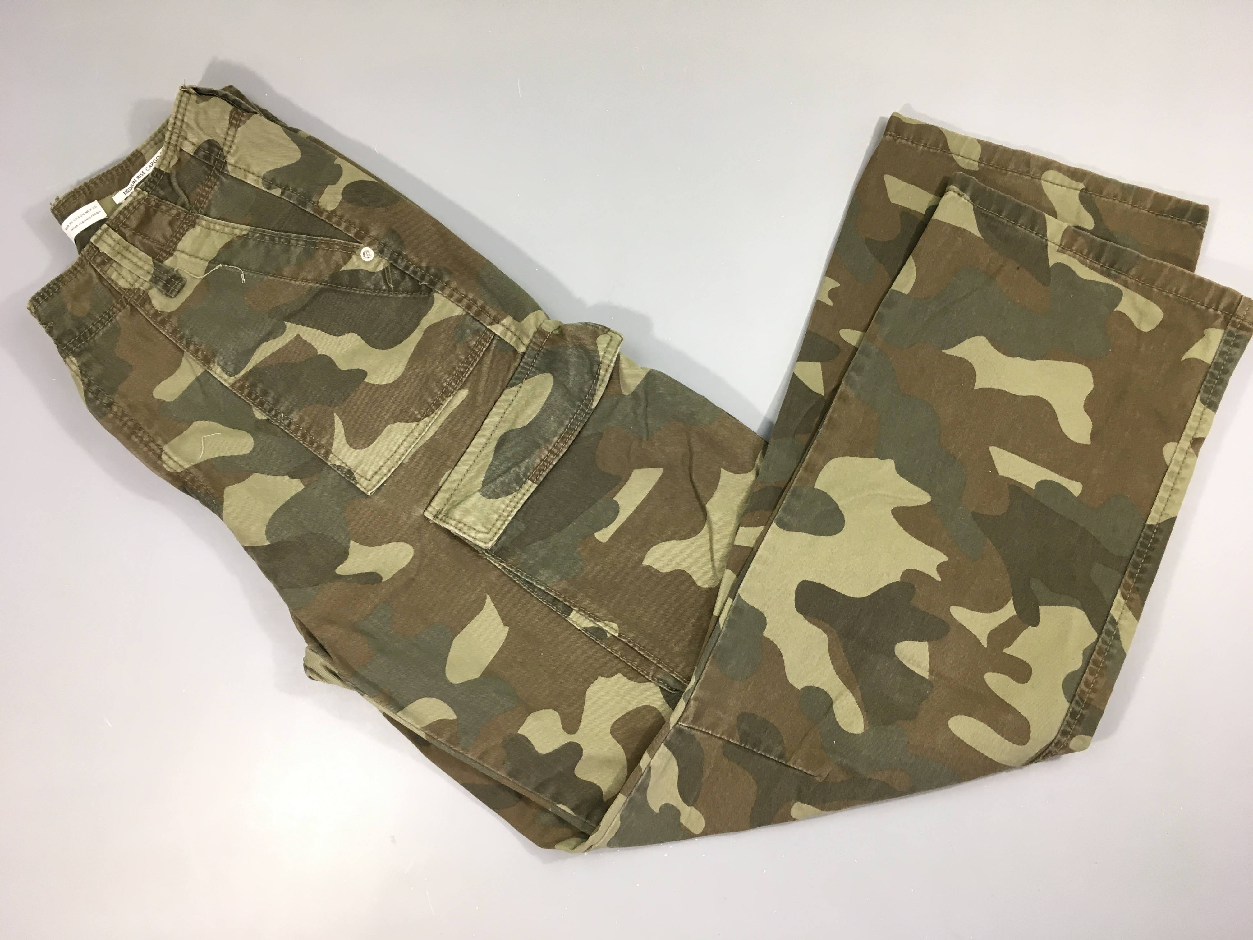 Pantalon cargo motifs camouflage kaki, 36