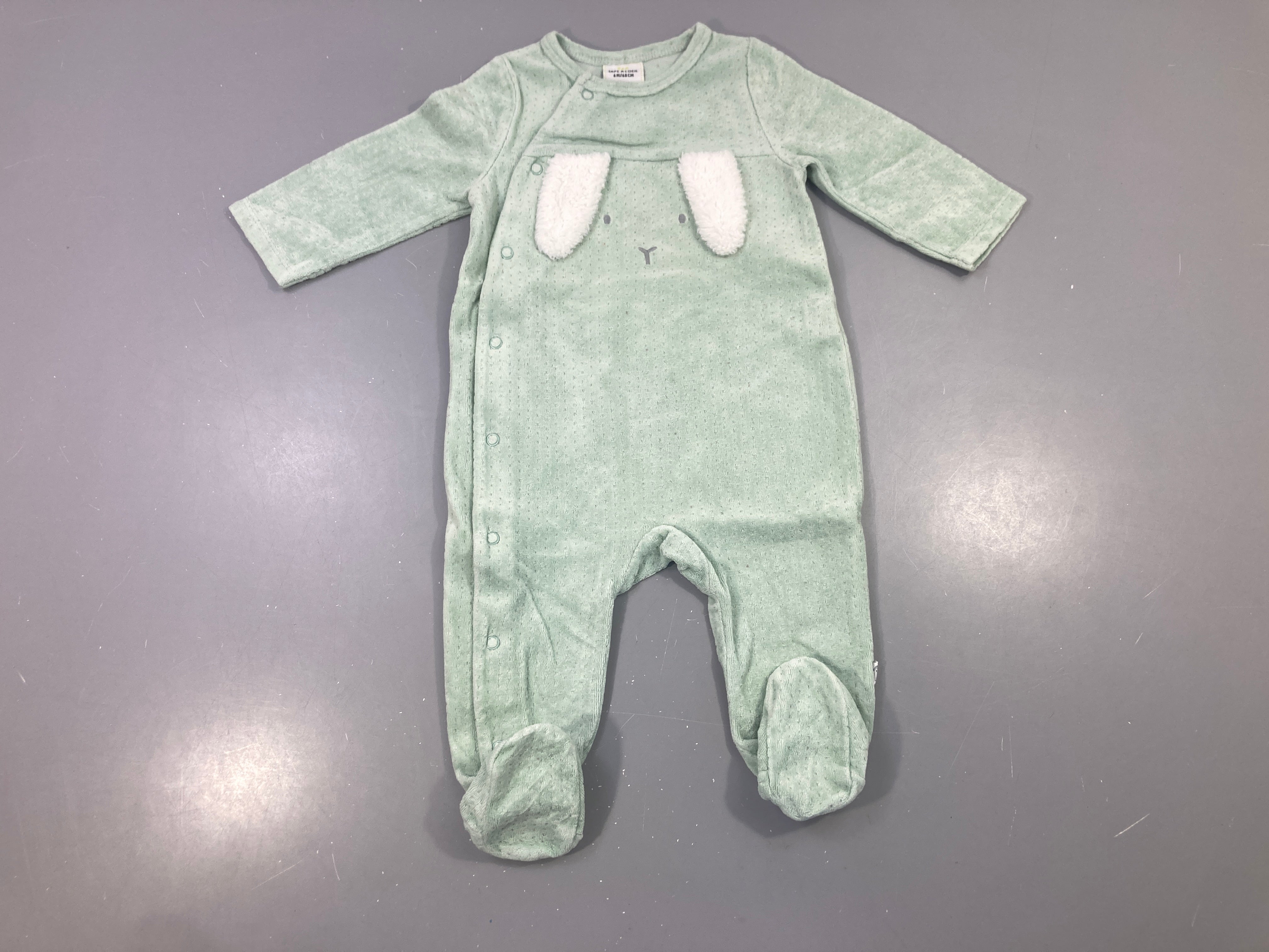 Pyjama velours vert sauge à pois oreilles lapin