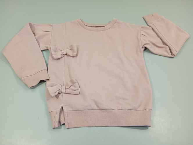 Pull  mauve rosé clair , 2 noeuds , légèrement bouloché, intérieur doux et chaud, moins cher chez Petit Kiwi