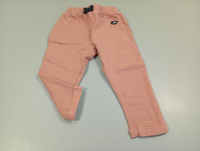 Pantalon jogging rose à revers, noeud papillon bleu marine . Intérieur doux et chaud, moins cher chez Petit Kiwi