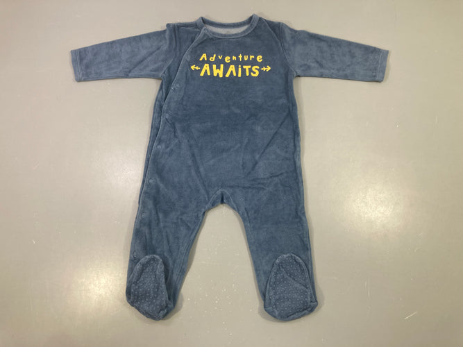 Pyjama velours bleu gris adventure awaits, moins cher chez Petit Kiwi
