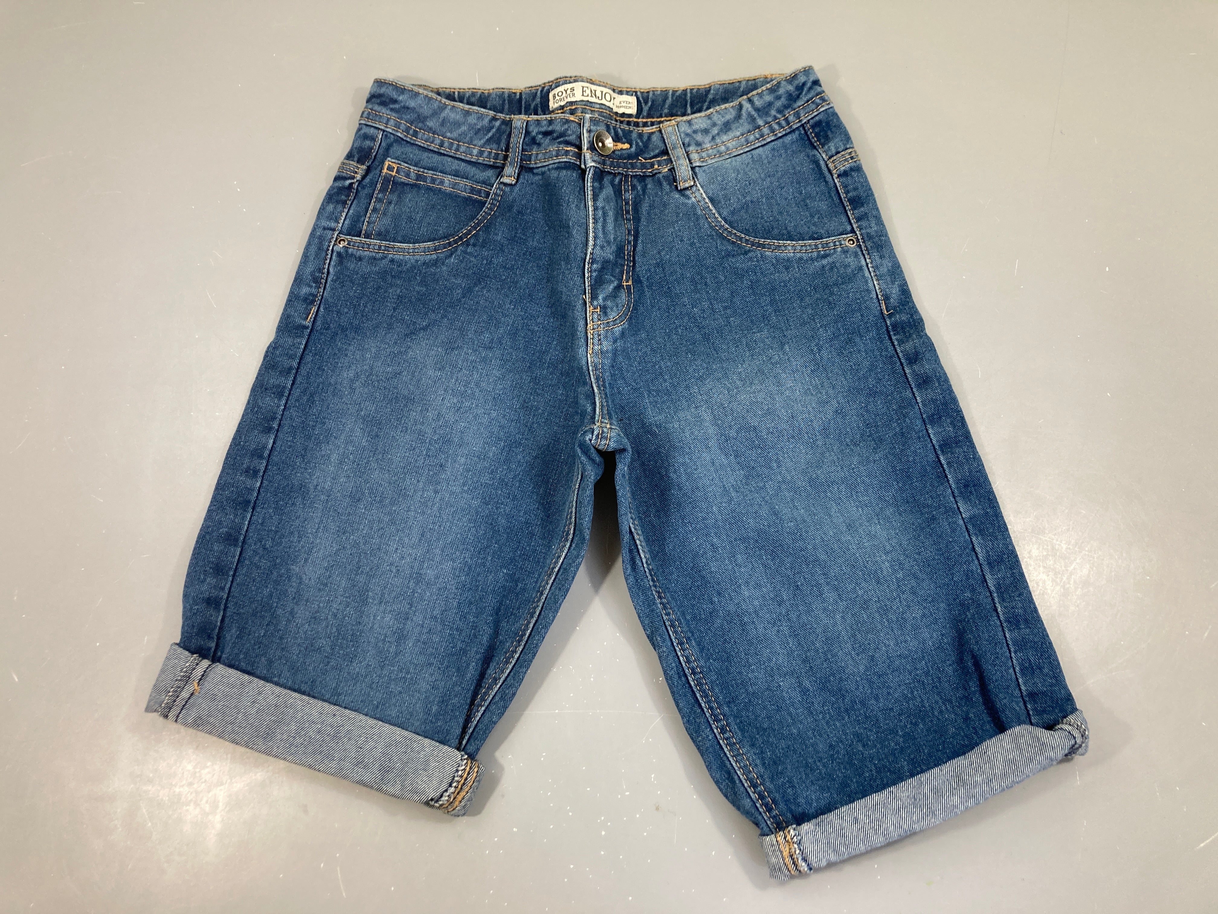 Bermuda en jean à revers