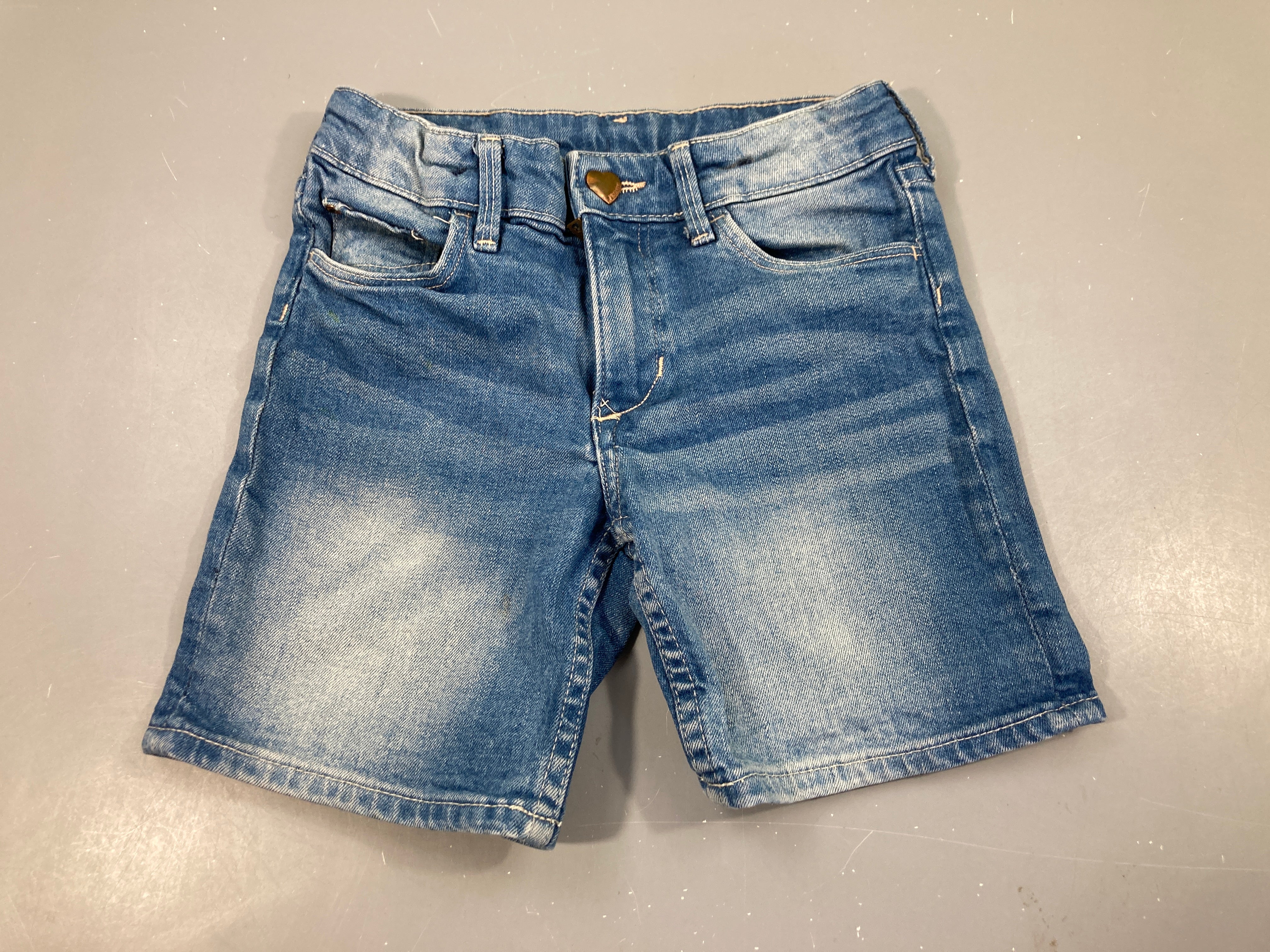 Short denim bouton coeur