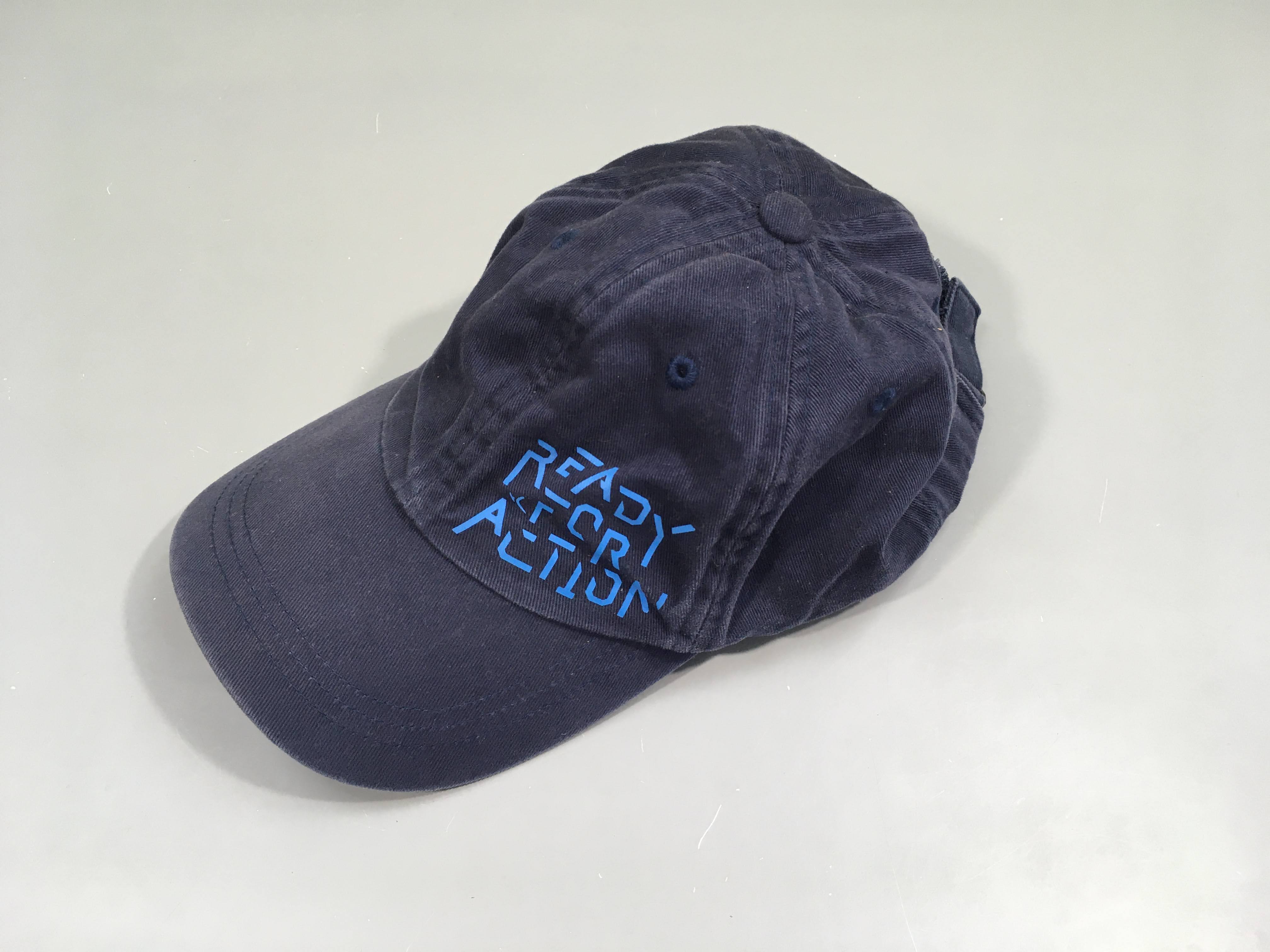 Casquette bleue foncée ready