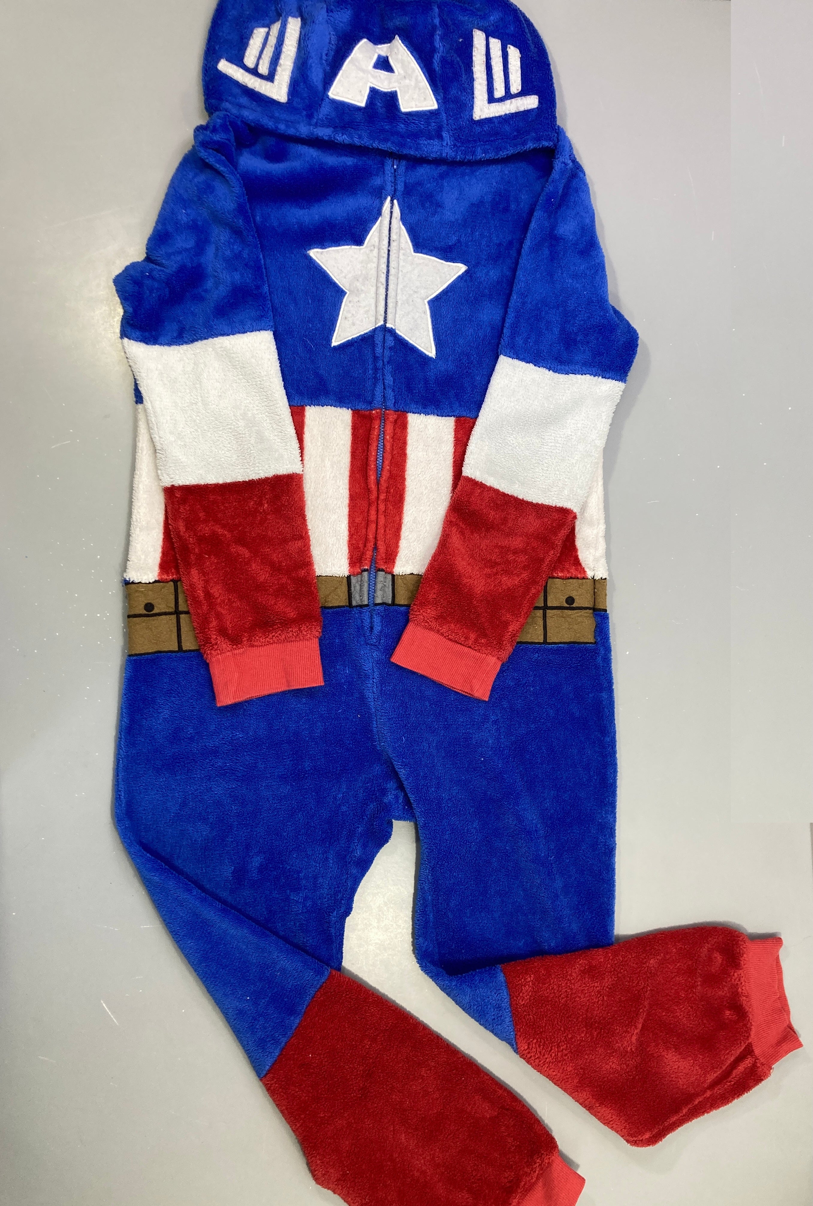 Déguisement combinaison duveteux bleu rouge blanc, Captain America