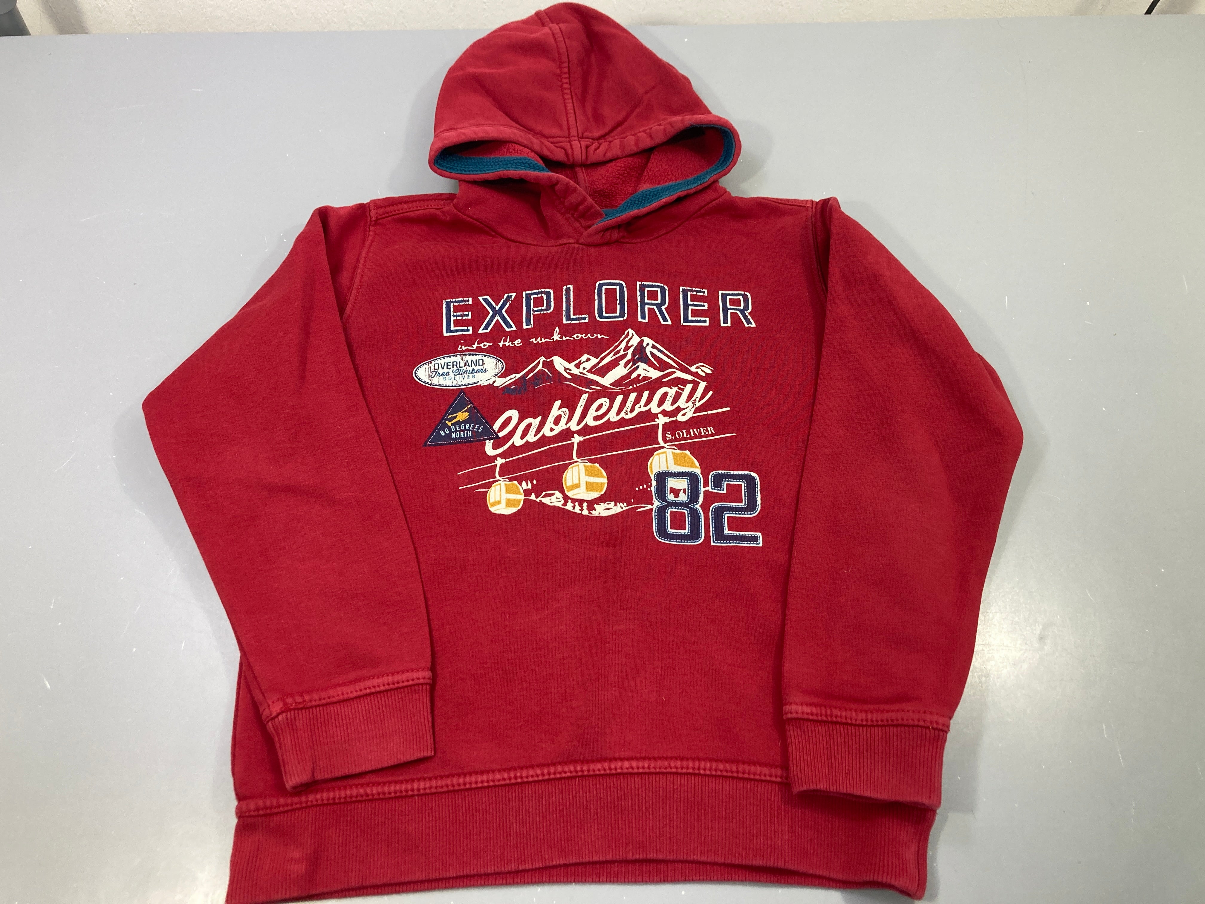 Sweat capuche rouge explorer cableway