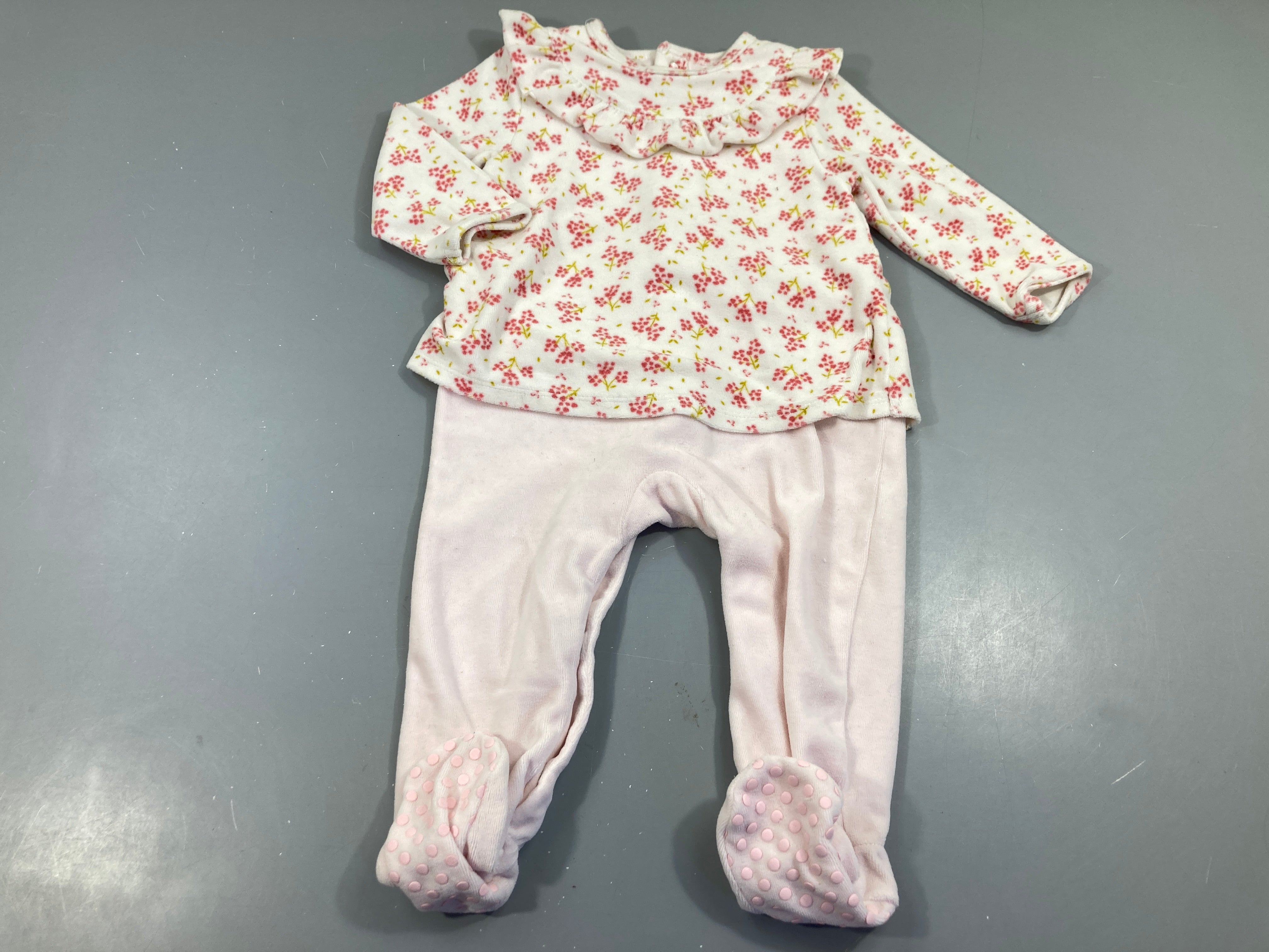 Pyjama velours blanc/rose fleurs, pieds anti-dérapants