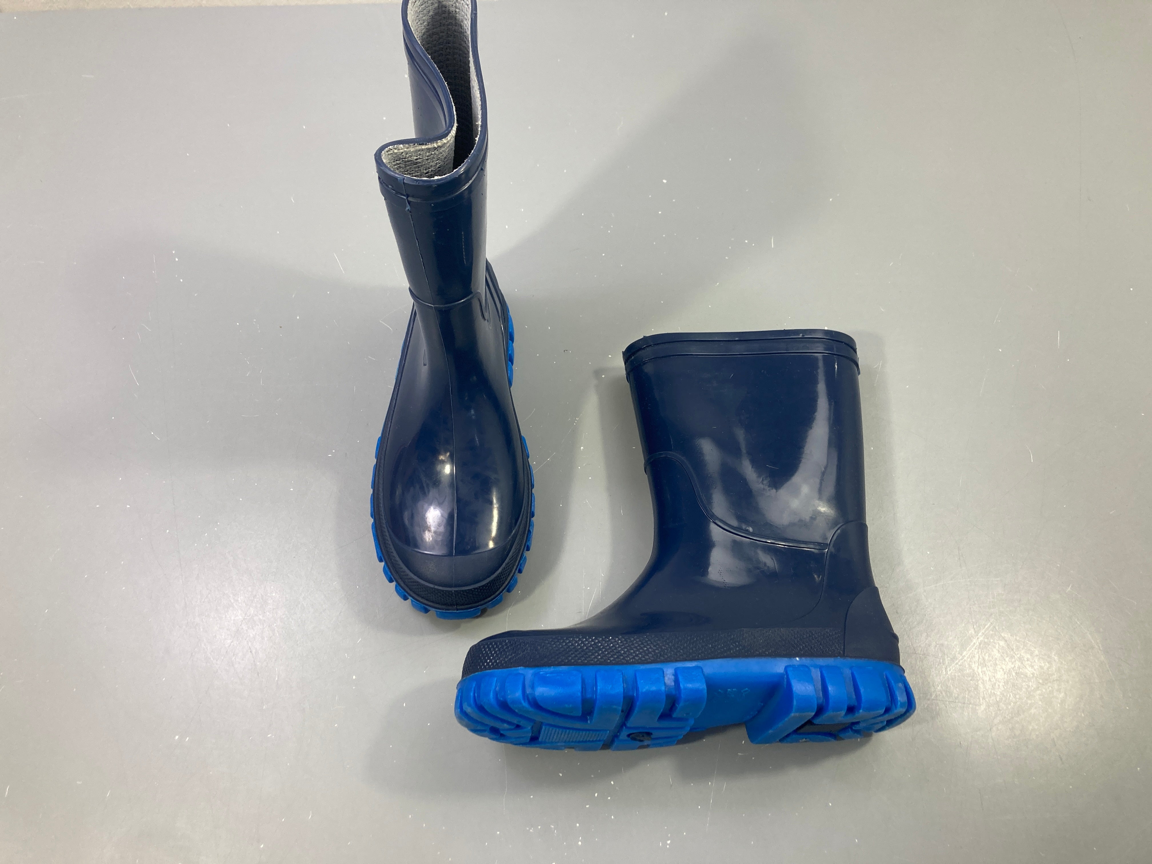 Bottes de pluie bleu marine semelle bleue