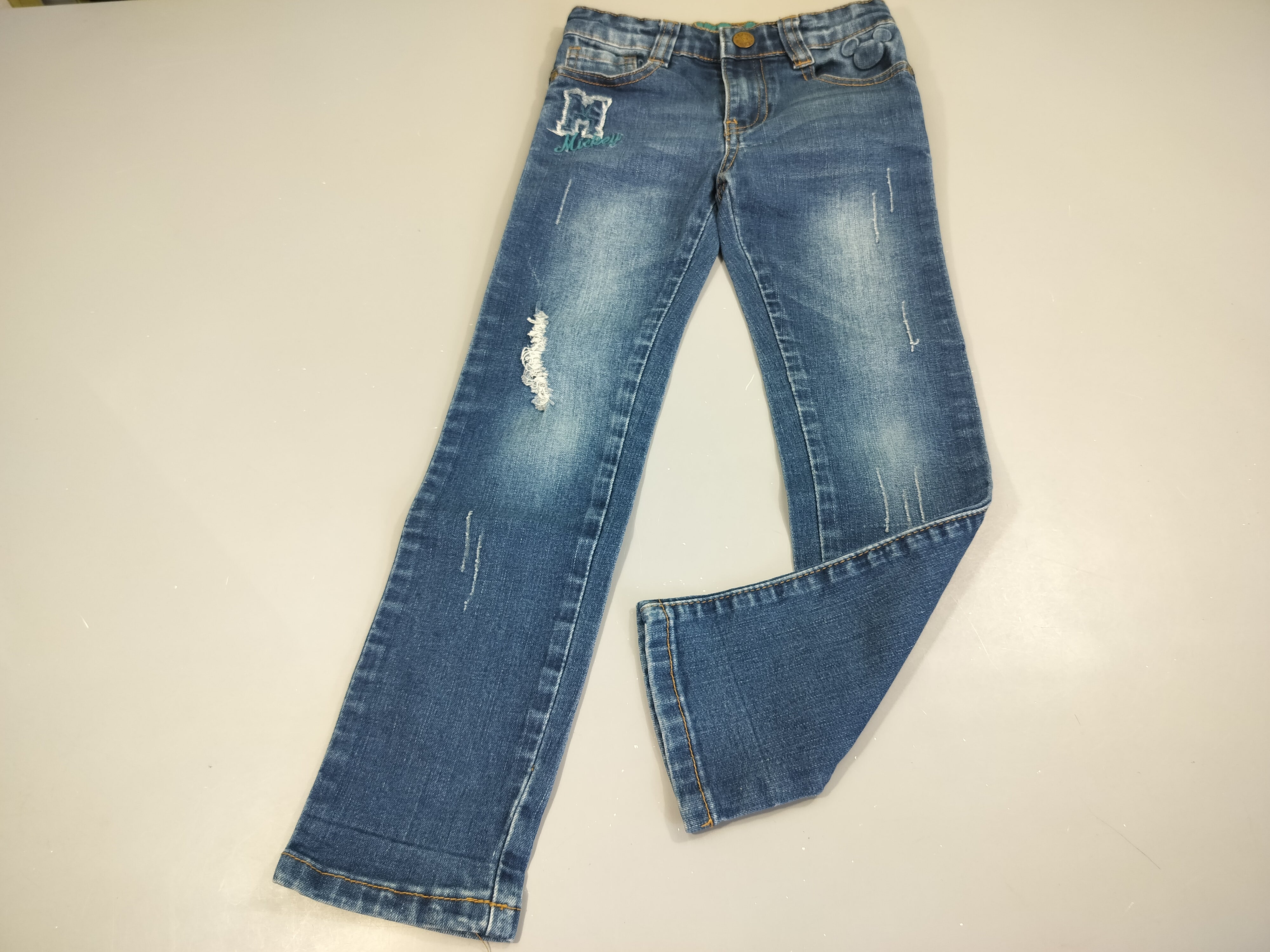 Jeans effet éraillé, déchiré