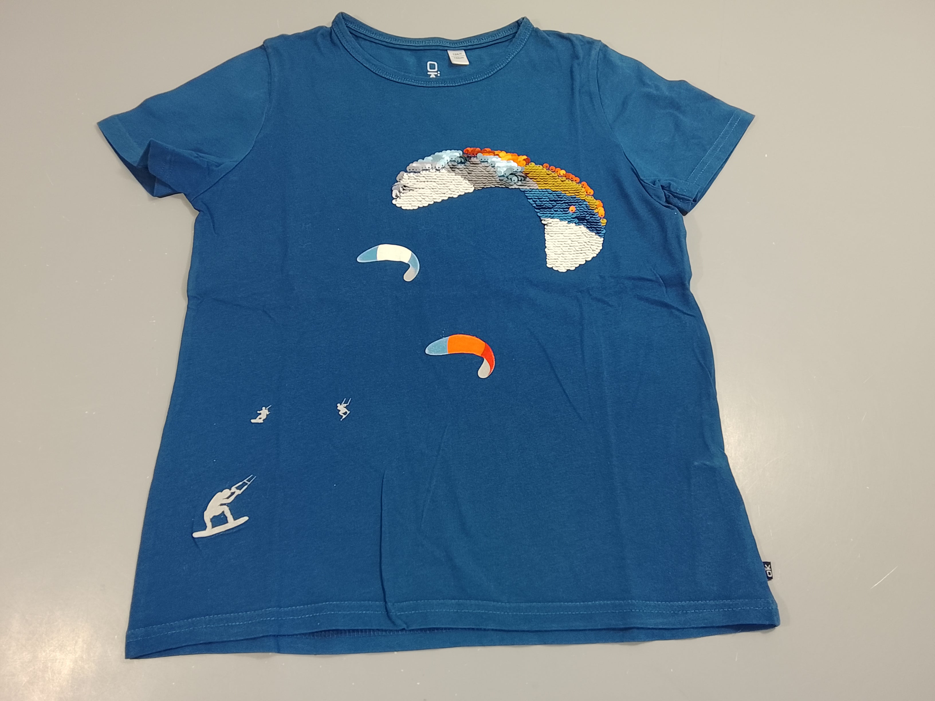 T-shirt m.c bleu, parapente en sequins réversibles