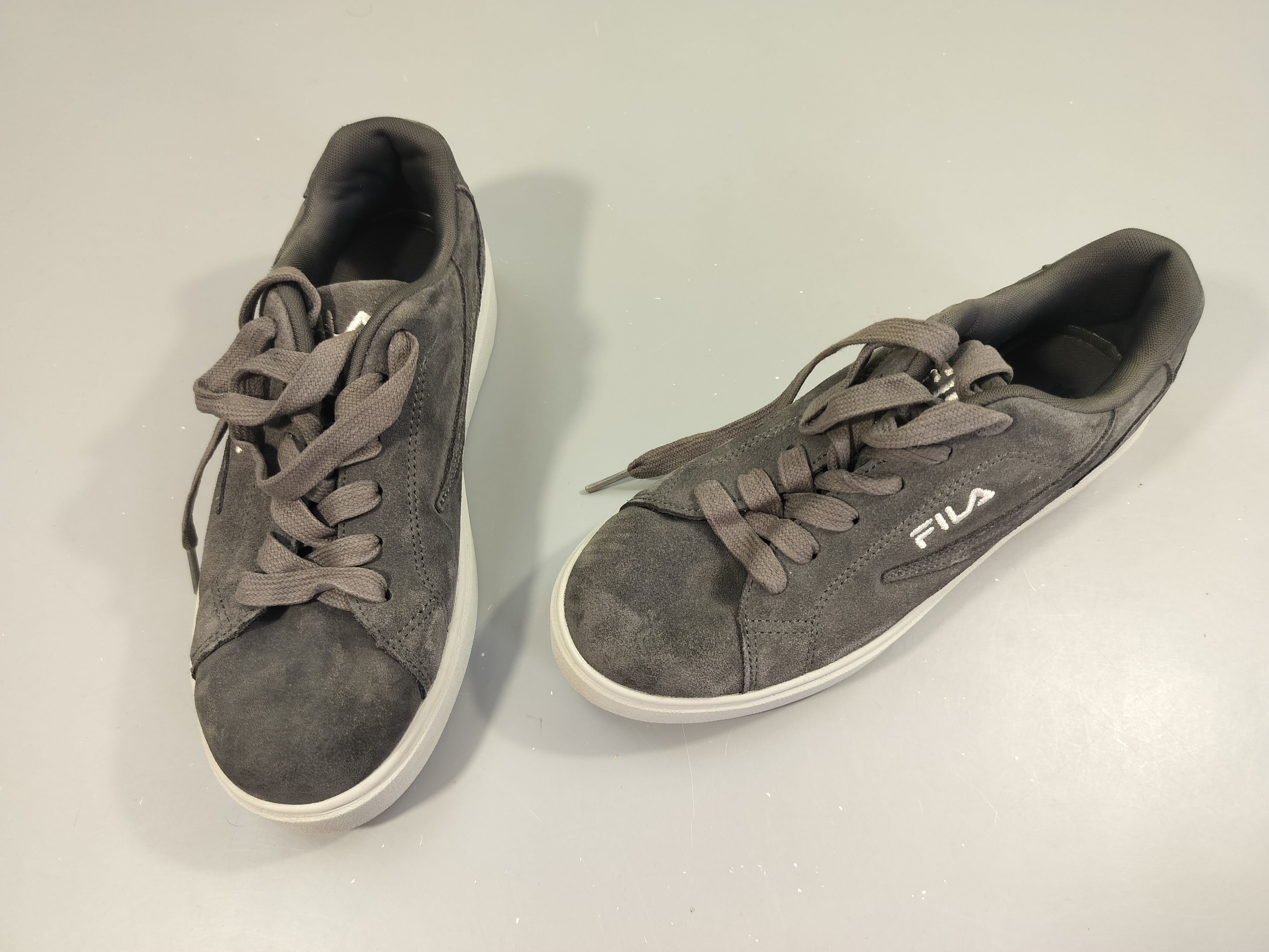 Baskets grises, semelles compensées  -37