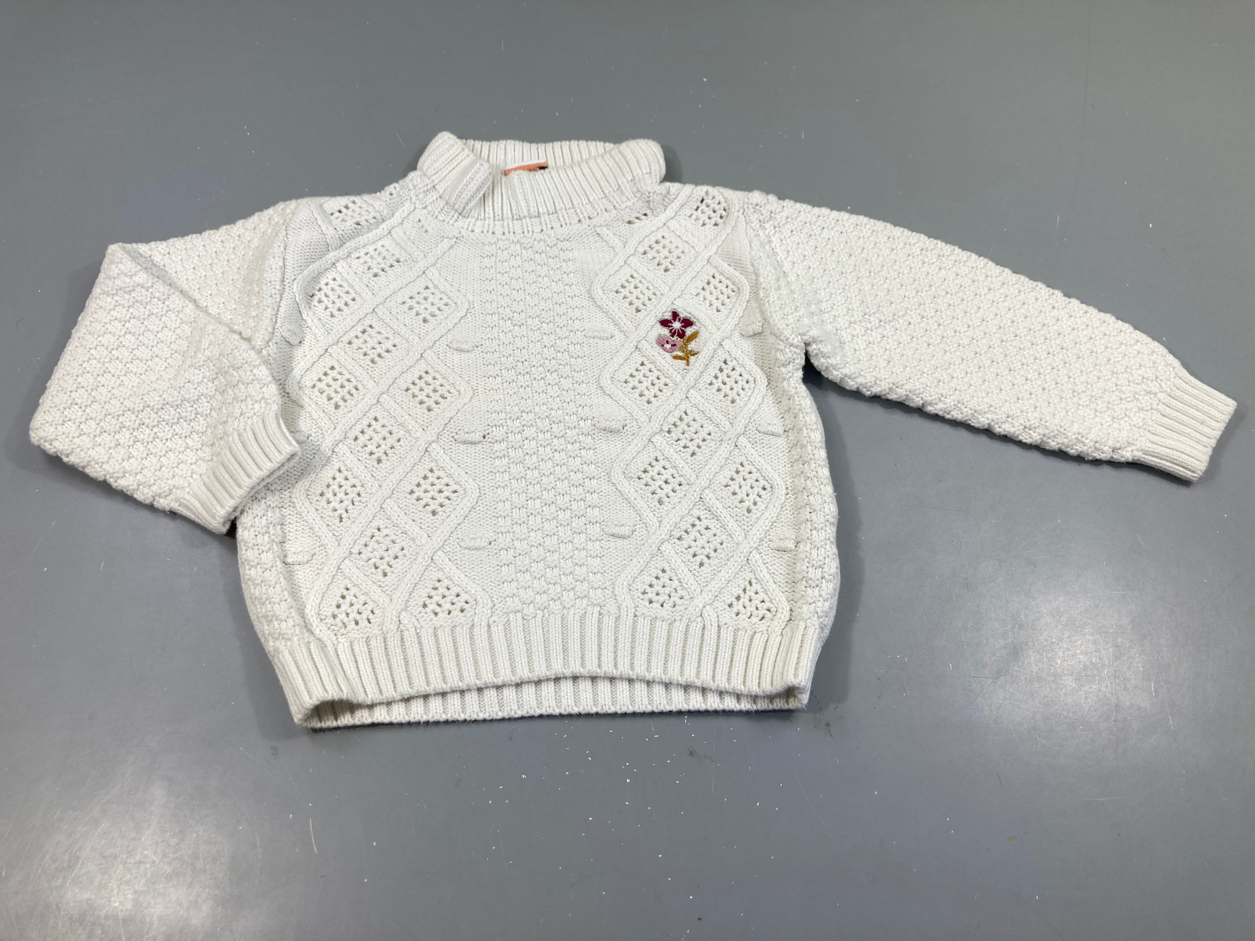Pull col roulé blanc fleurs brodées