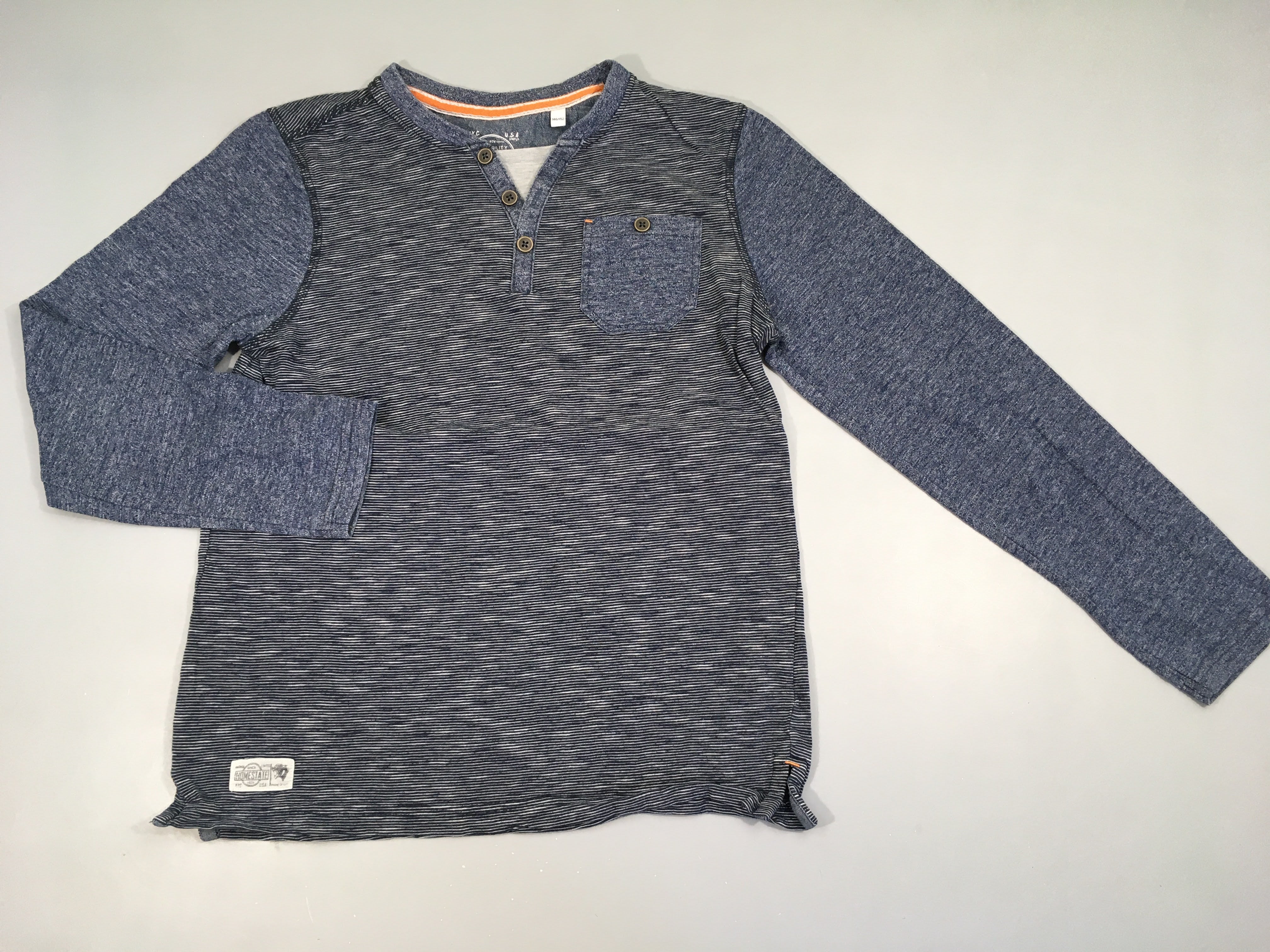 T-shirt m.l bleu rayé effet superposé boutons poche