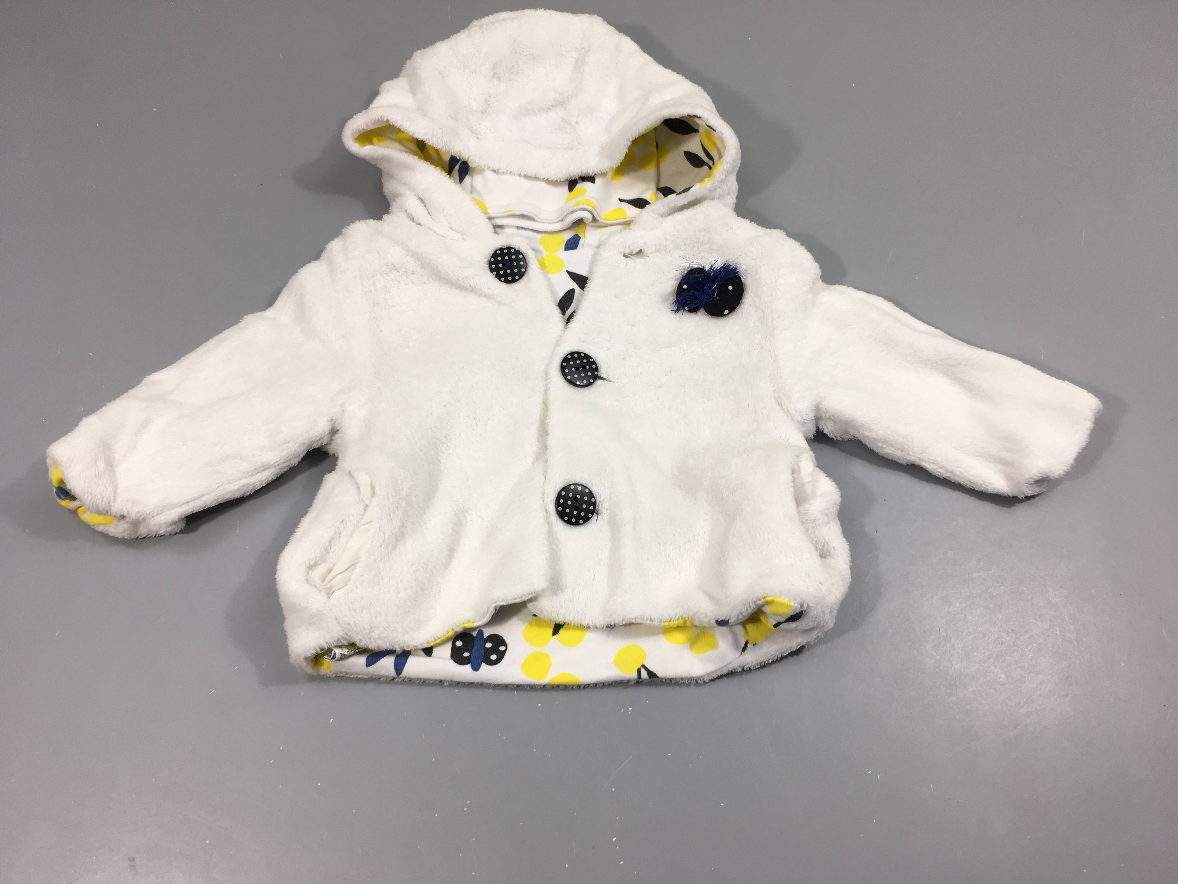 Gilet veste réversible à capuche  velours blanc, boutons bleu marine à pois blancs/  blanc  à motifs jaune , bleu marine,...+ bonnet en jersey assorti