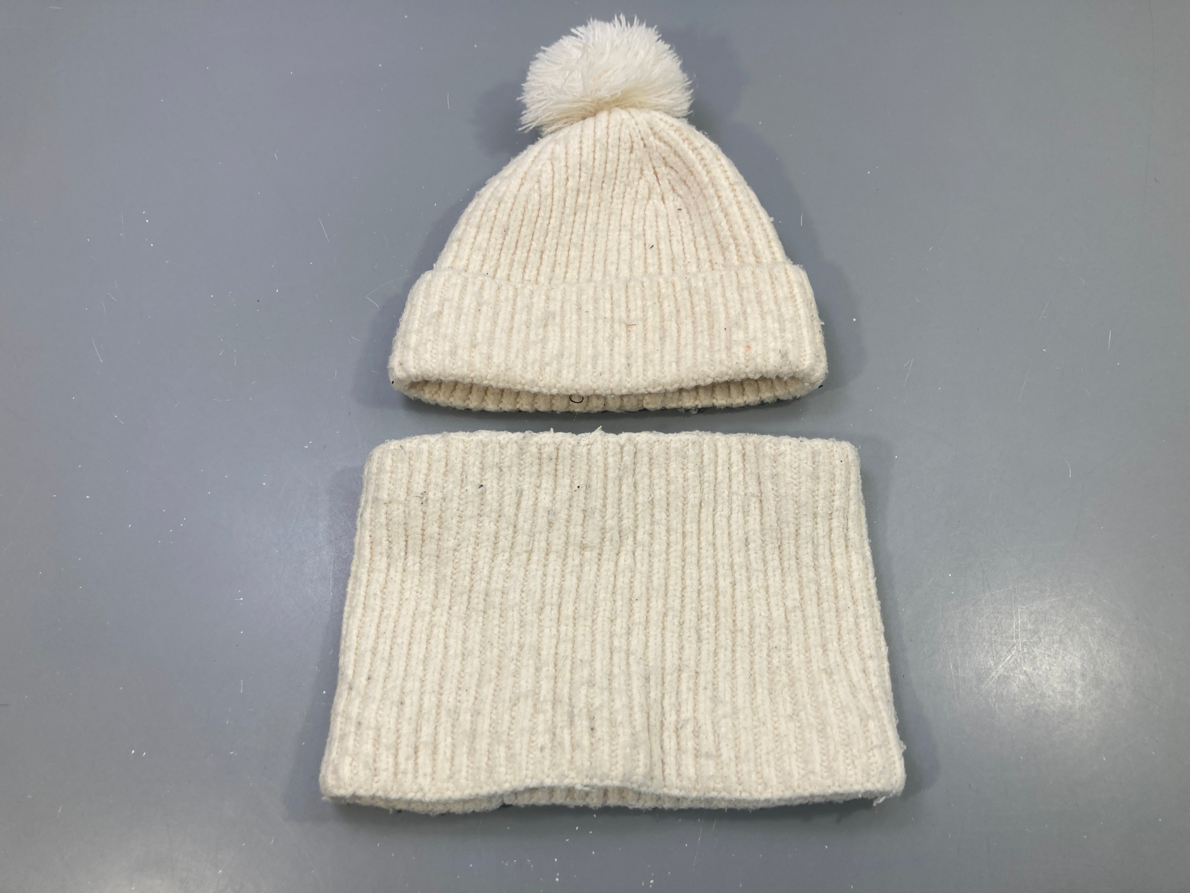 Bonnet pompon + snood assortis écru