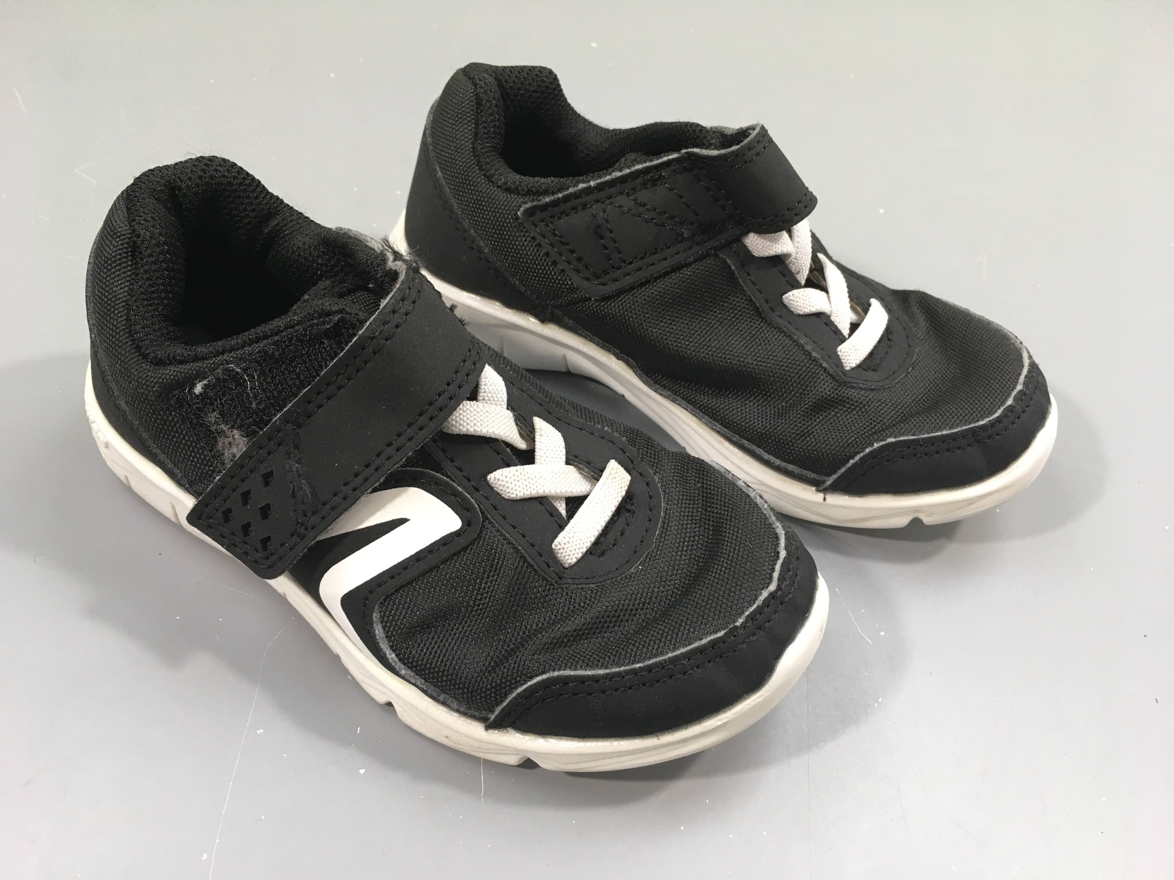 Baskets noires-blanc Newfeel