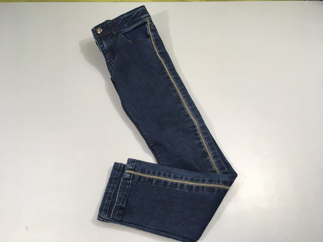 Jeans, fines bandes latérales métallisées, pas de taille insiquée, estimée 7a, moins cher chez Petit Kiwi