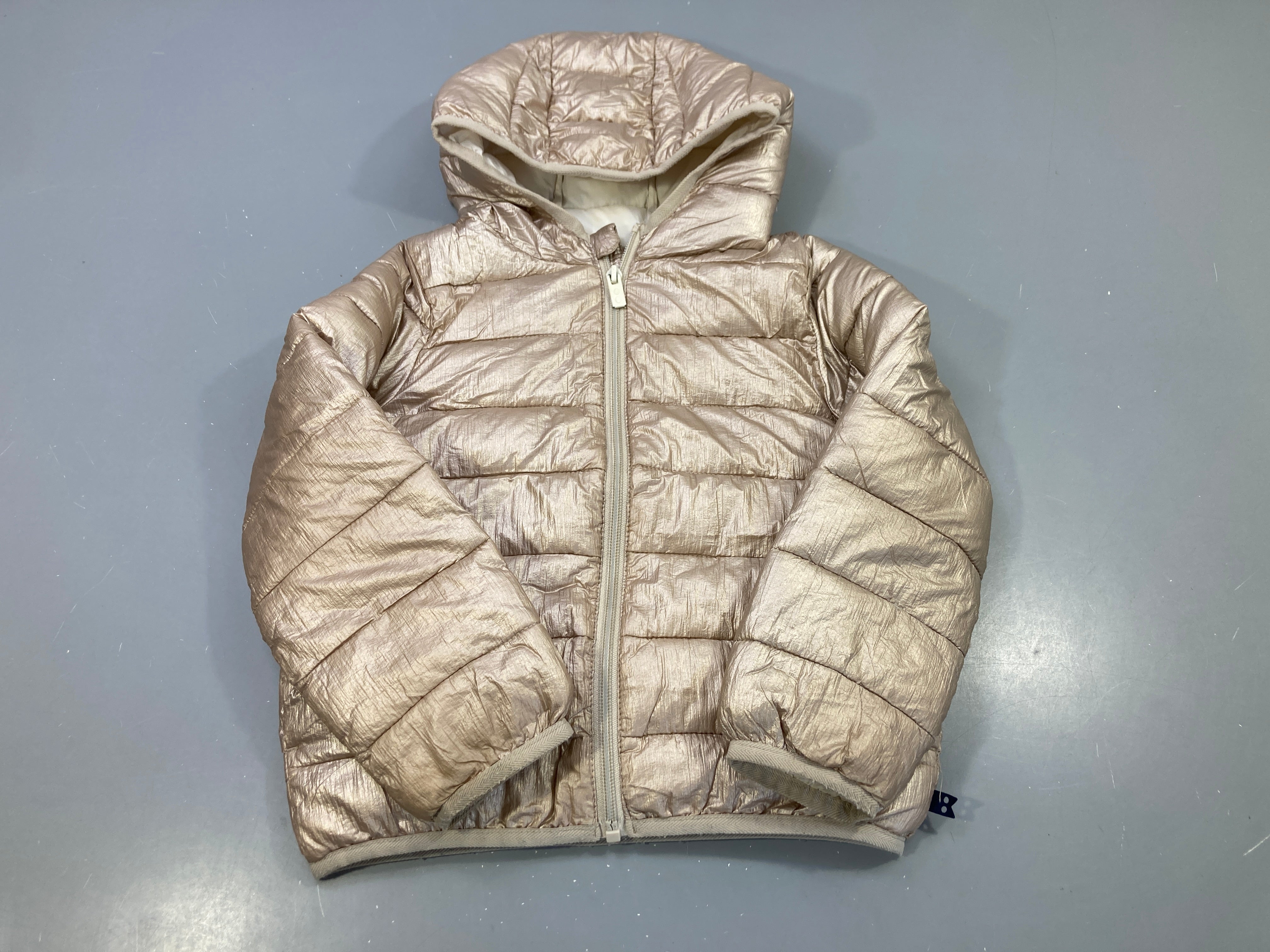 Doudoune zippée capuche dorée froissée