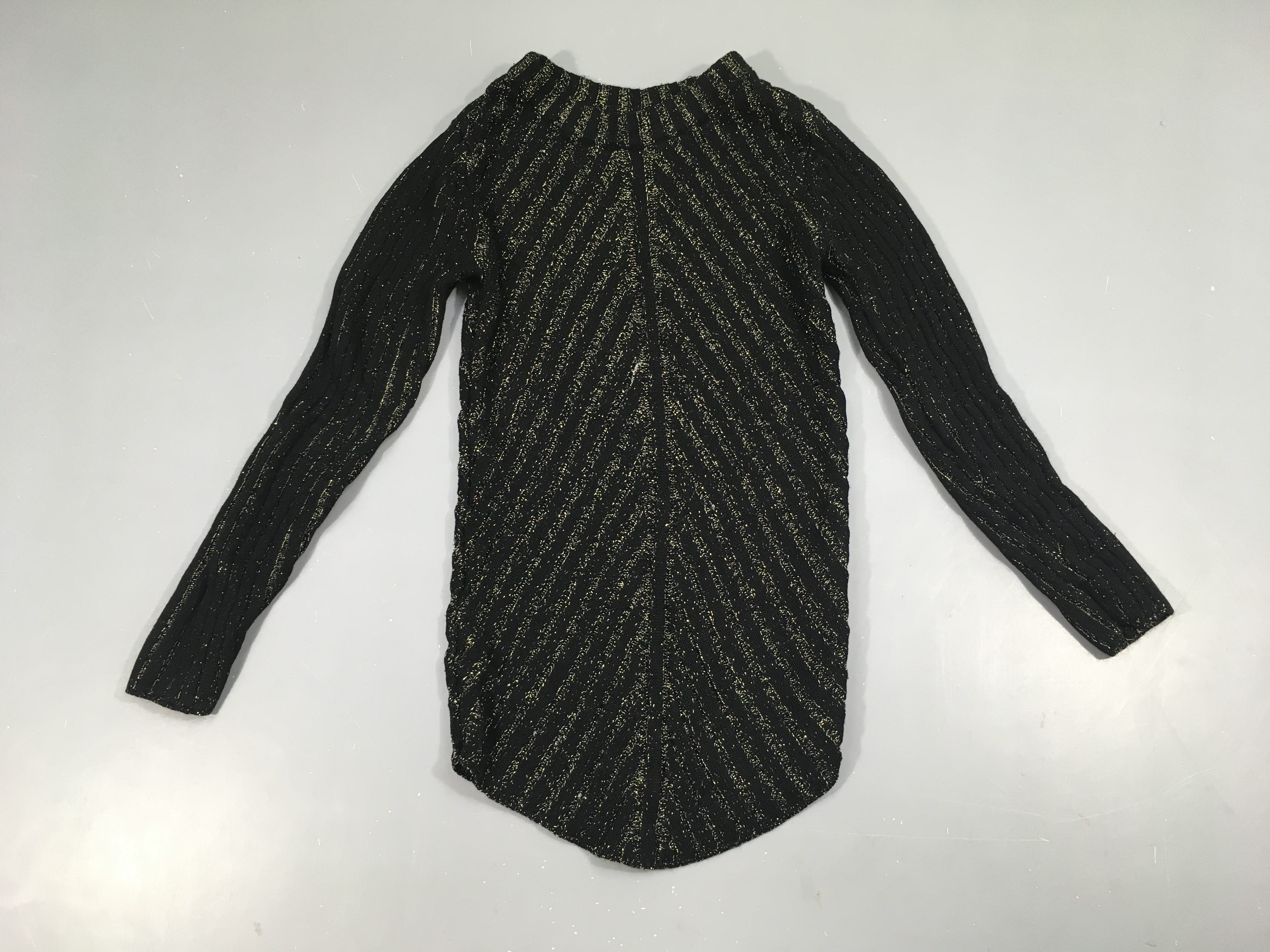 Pull noir col montant ligné biais doré