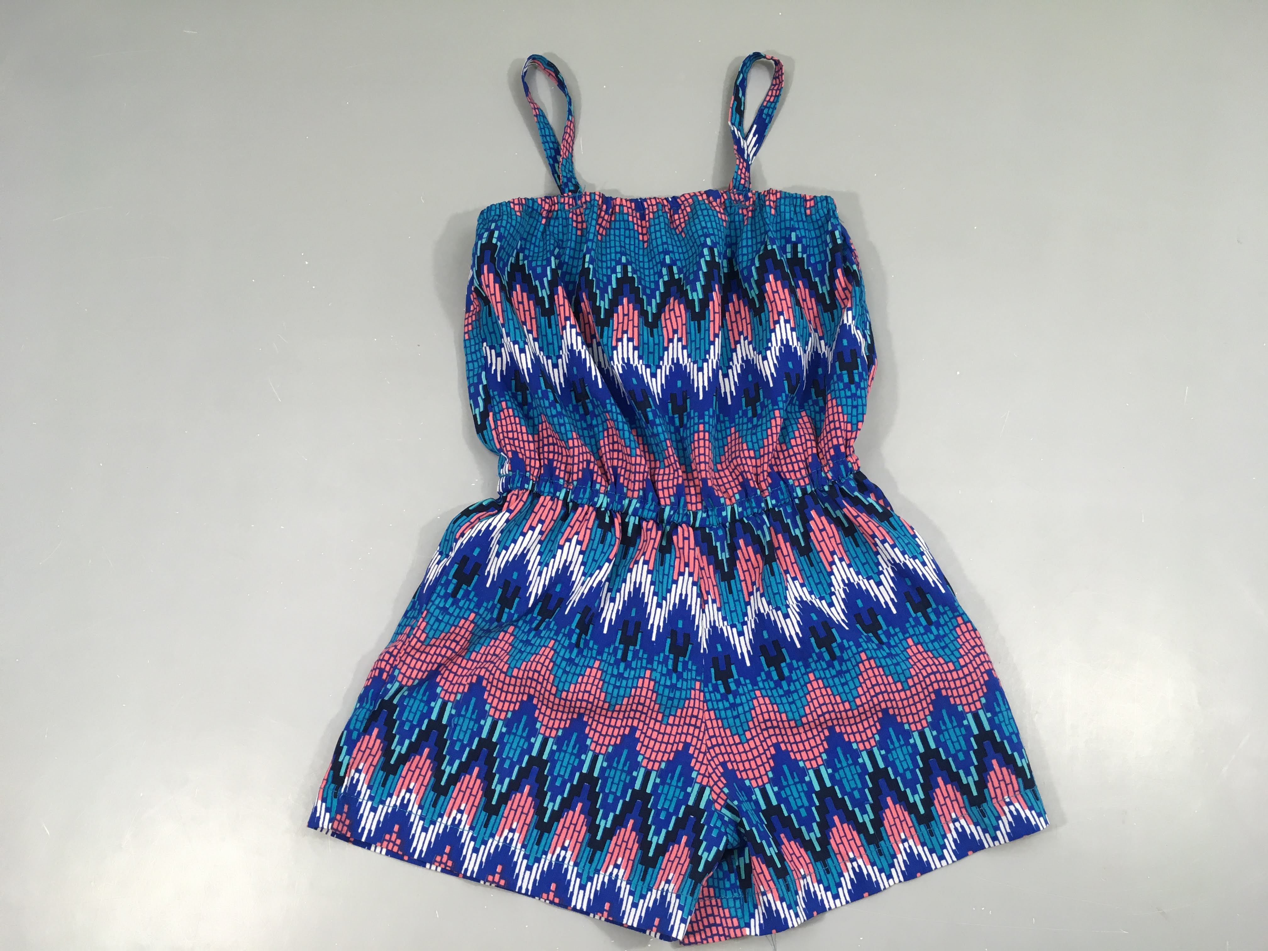 Combishort bleues motifs géométriques rose-blanc-noir