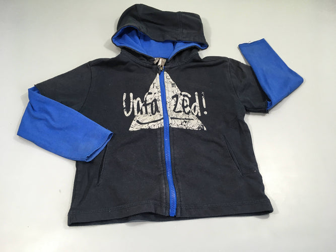 Sweat zippé à capuche bleu marine  ,manches et zip bleu "Unfa zèd!", moins cher chez Petit Kiwi