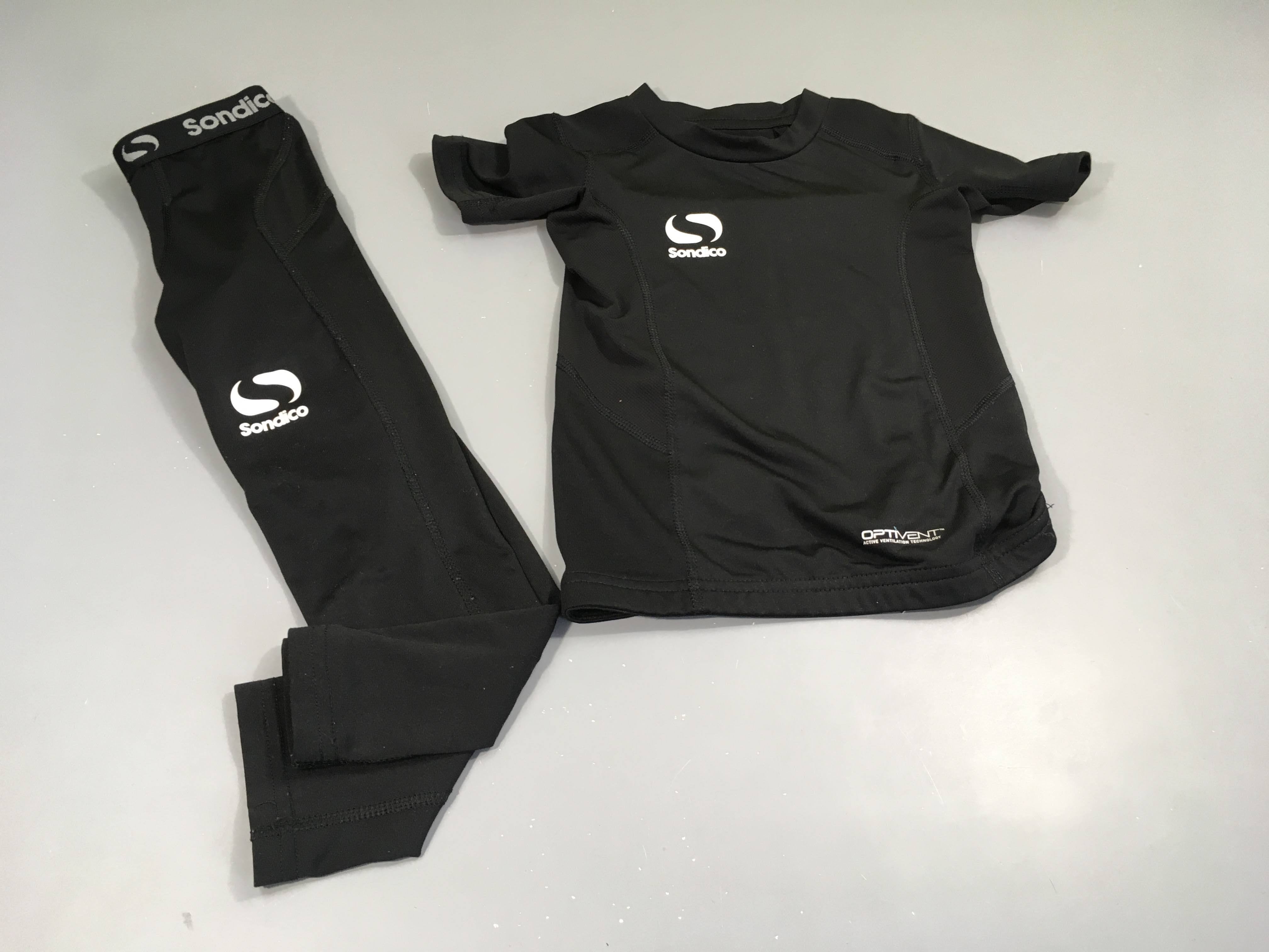 Ensemble 2 pcs de sport 1 T-shirt m.c et 1Legging noir 