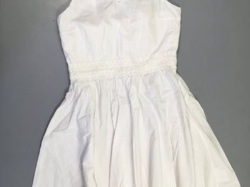 Robe fines bretelles blanche dentelle, fleurs