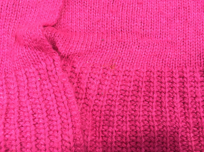 Gilet court  de grossesse rose,Maïka, un peu bouloché, à relaver petite tache sur le dessous, moins cher chez Petit Kiwi