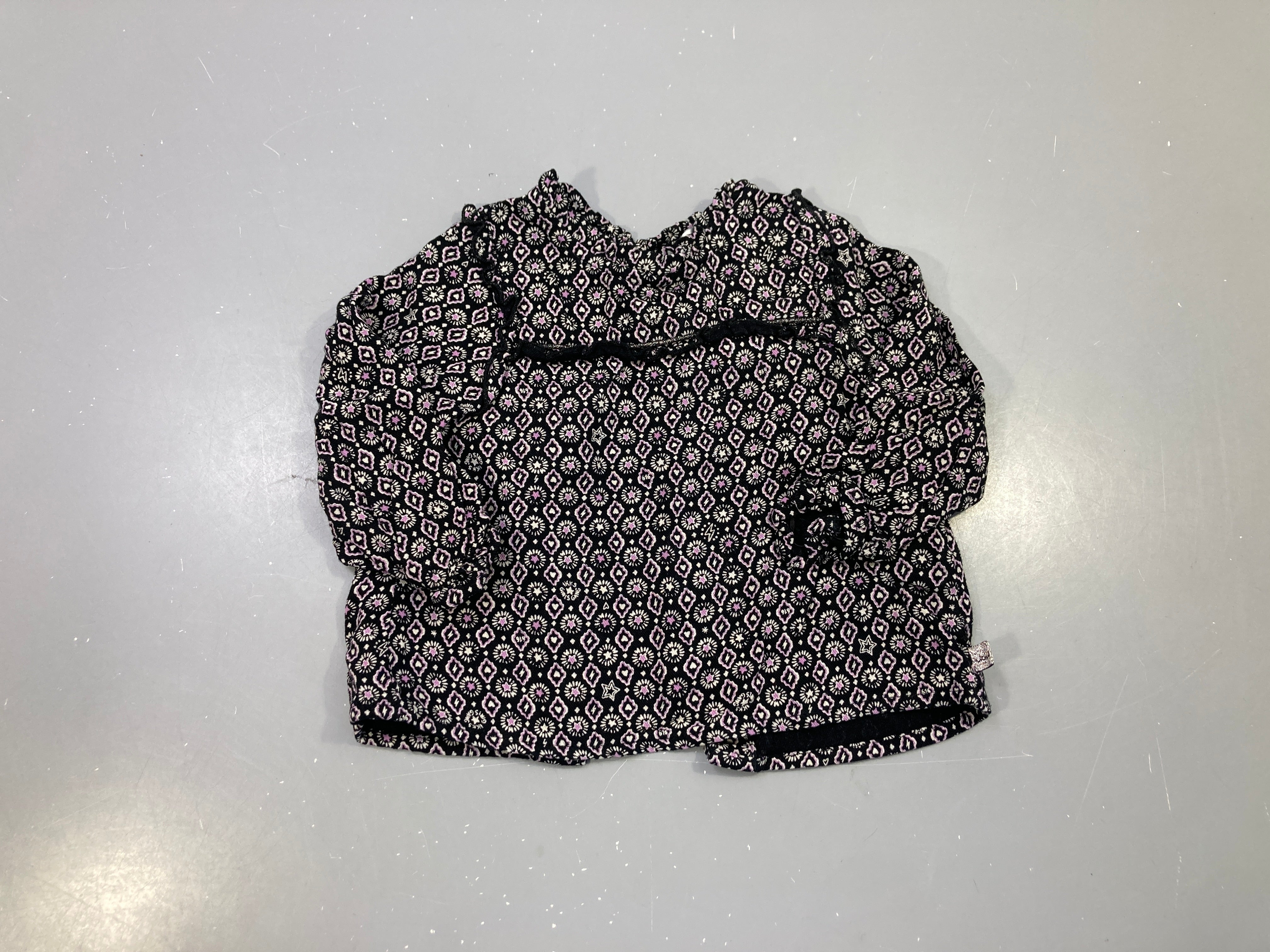 Blouse m.l noire imprimée losanges violets