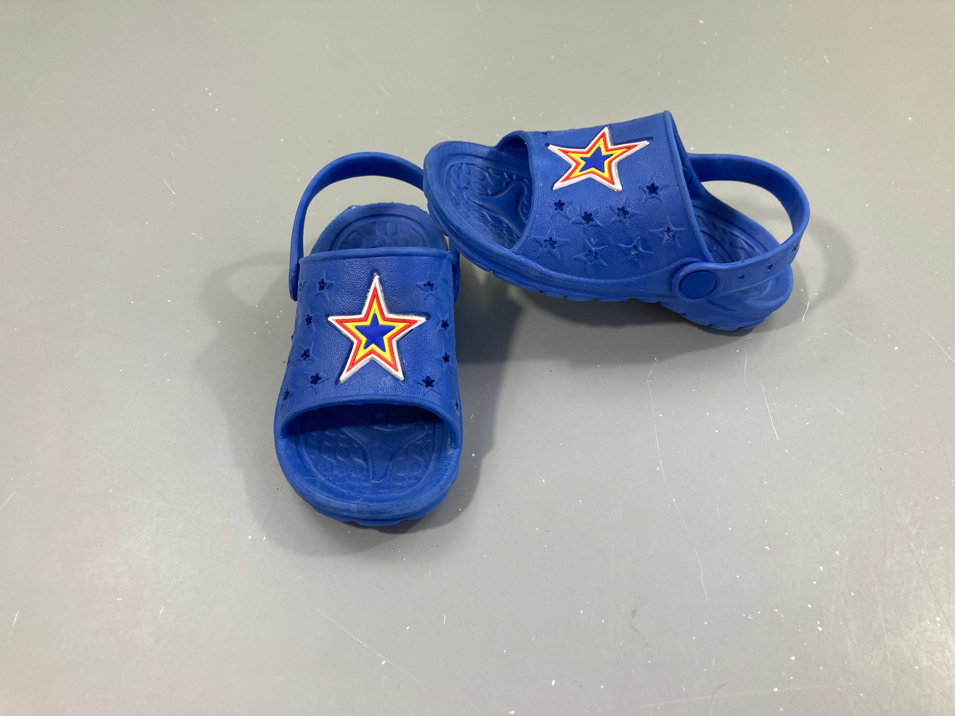 Sandales ouvertes style Crocs bleu étoile, 24-25