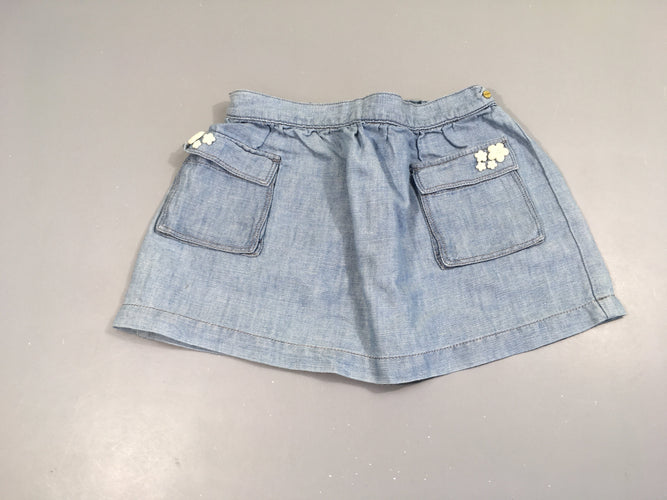 Jupe courte jean bleu clair, poches appliquées avec fleurs , taille élastique, moins cher chez Petit Kiwi