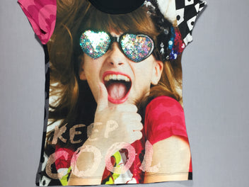 T-shirt m.c visage - lunettes sequins - très légèrement bouloché