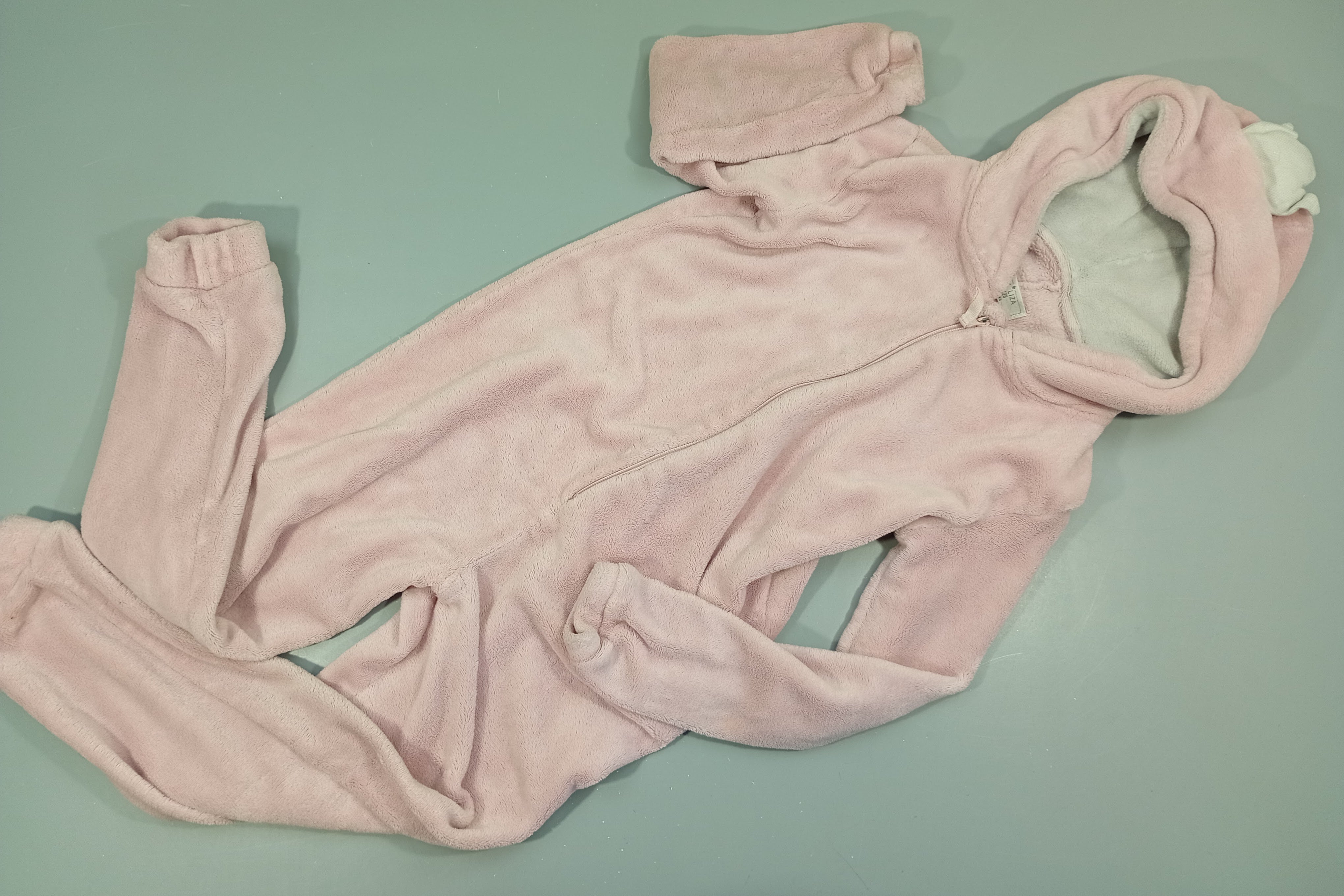 Surpyjama zippé à capuche rose , couronne. Ailes d'ange à l'arrière